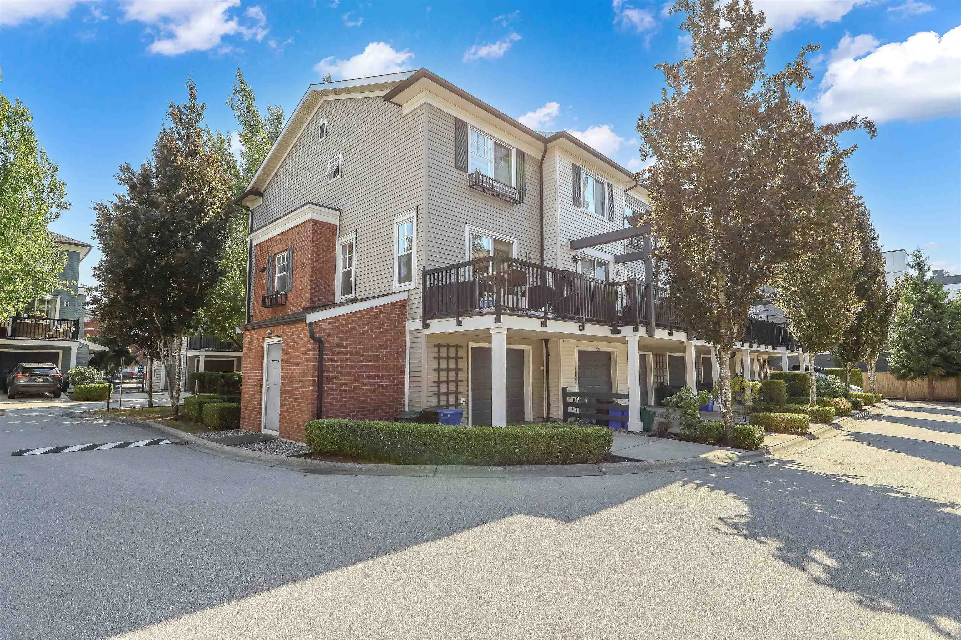 7233 189 Street #81