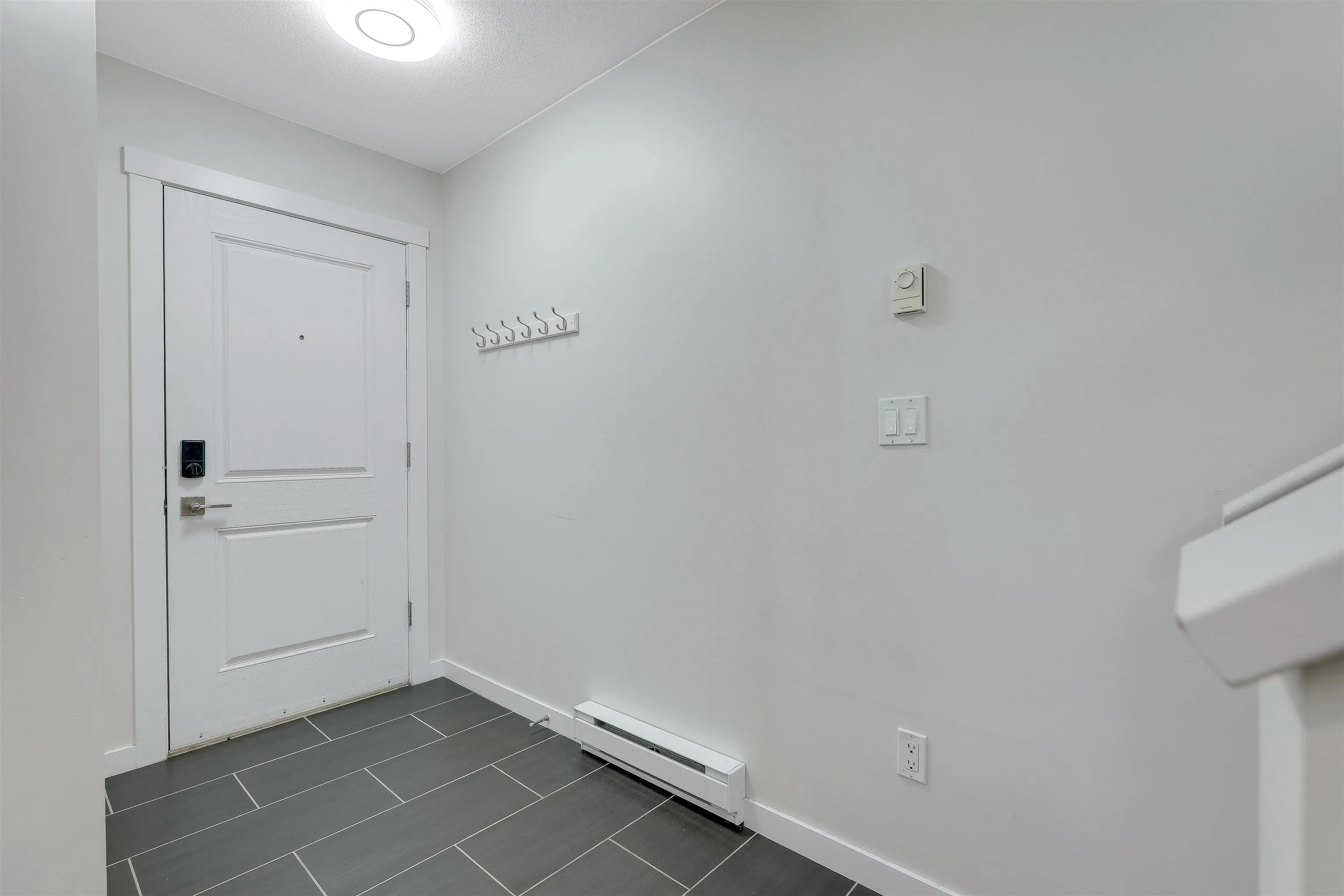 7233 189 Street #81