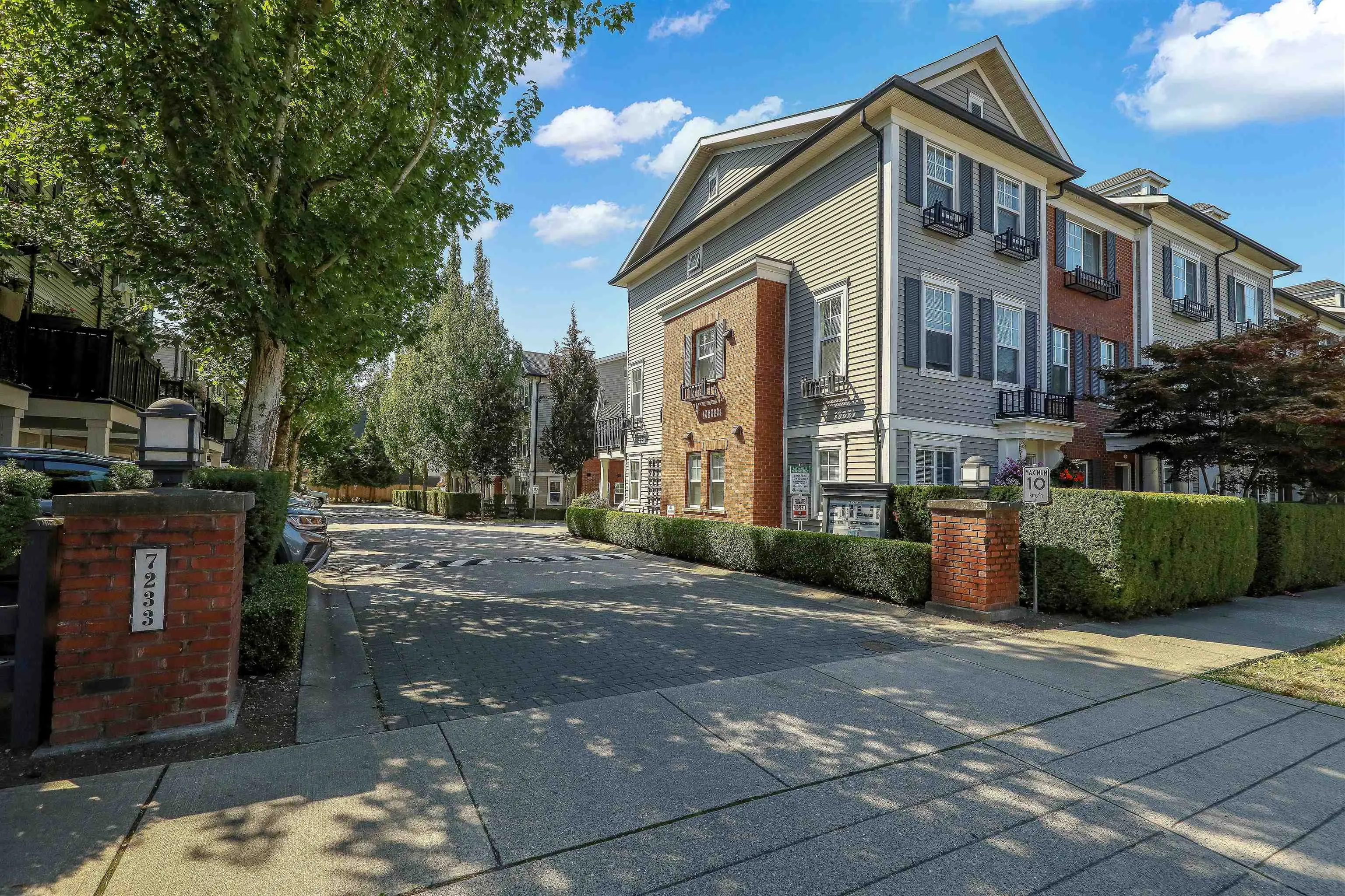 7233 189 Street #81