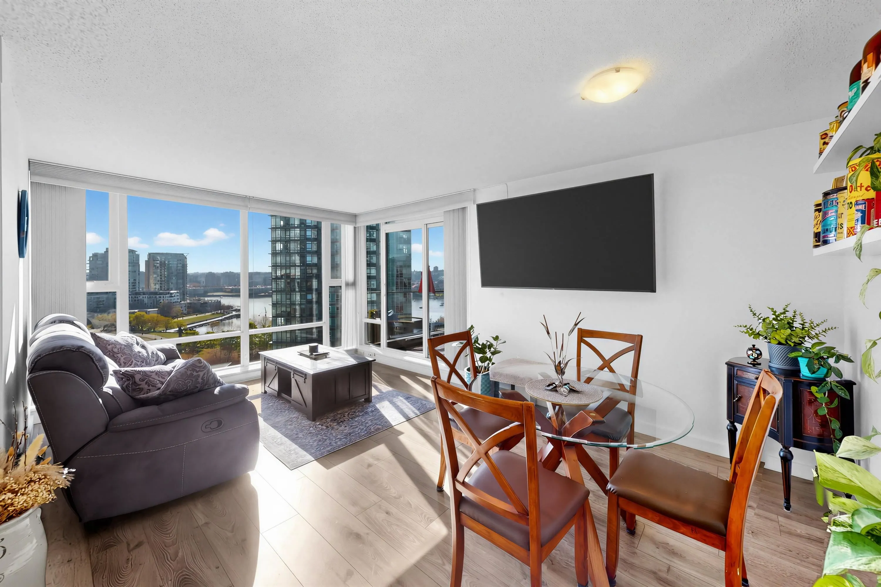 455 Beach Crescent #1501