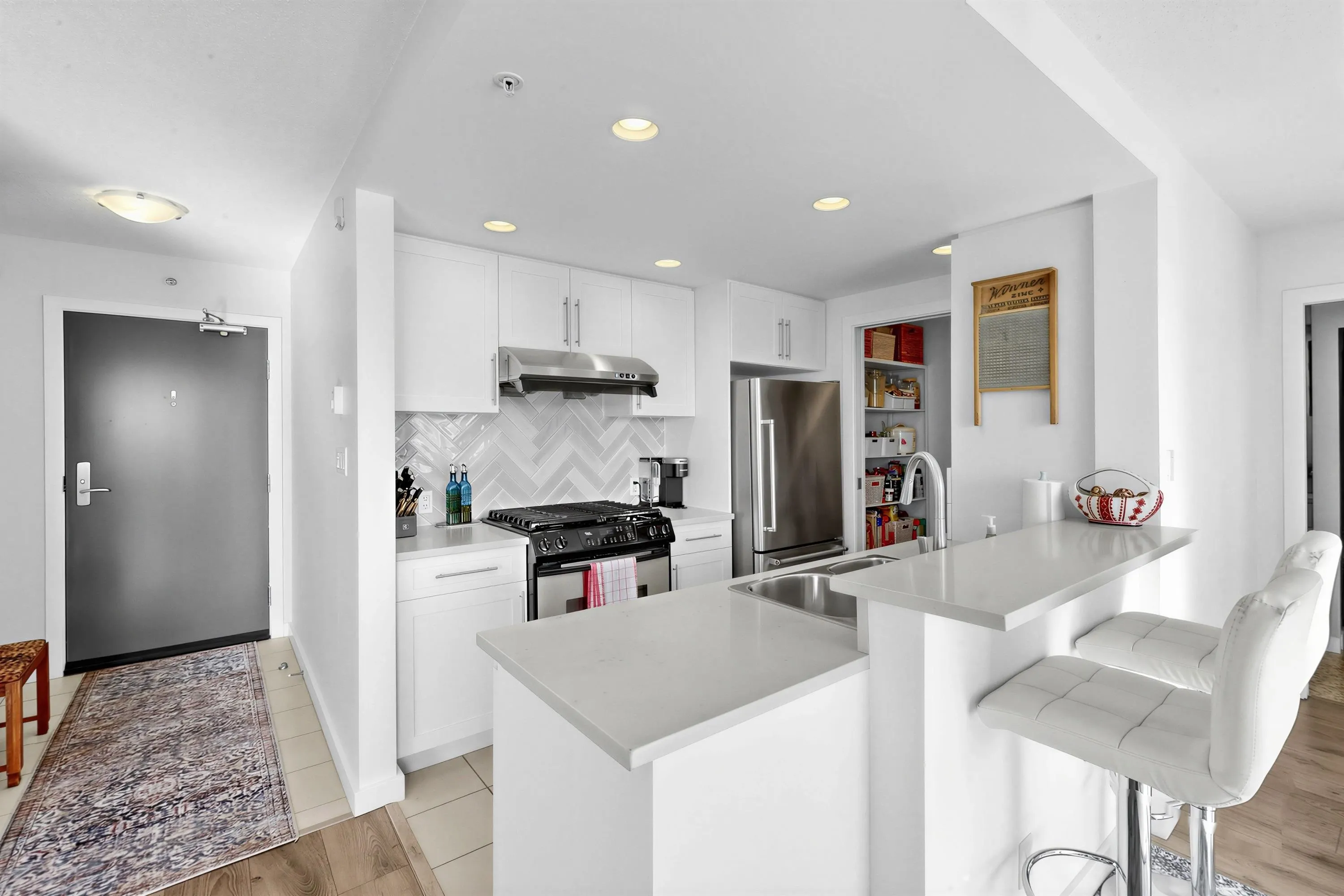 455 Beach Crescent #1501