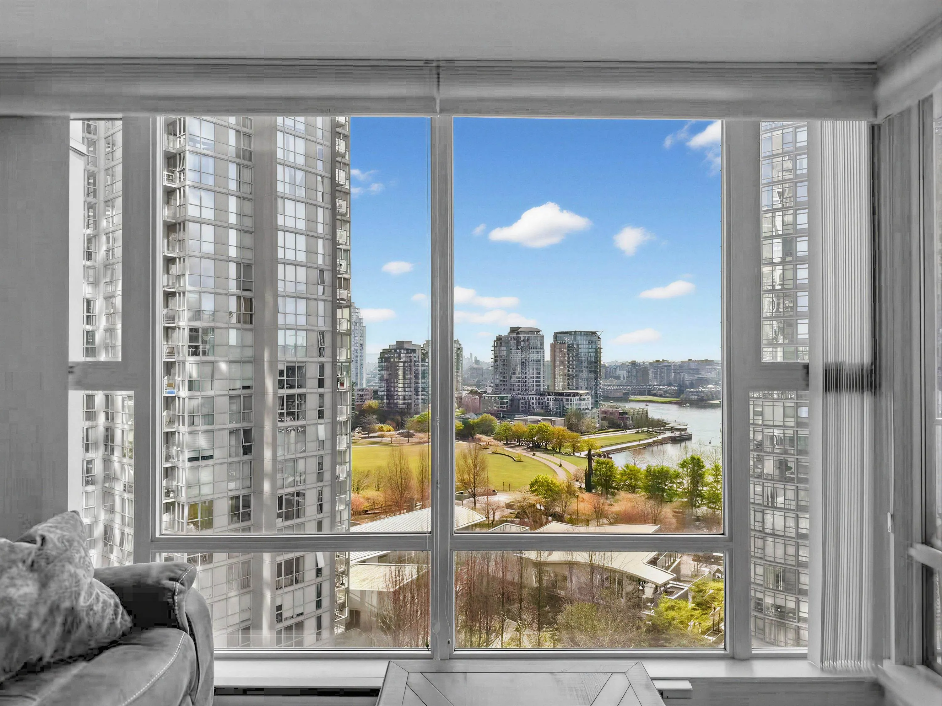 455 Beach Crescent #1501