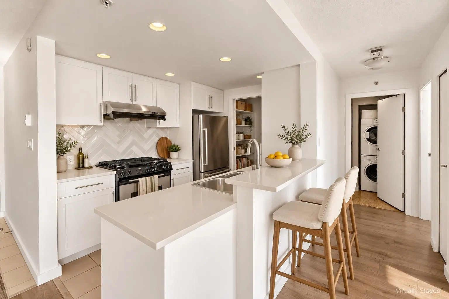 455 Beach Crescent #1501