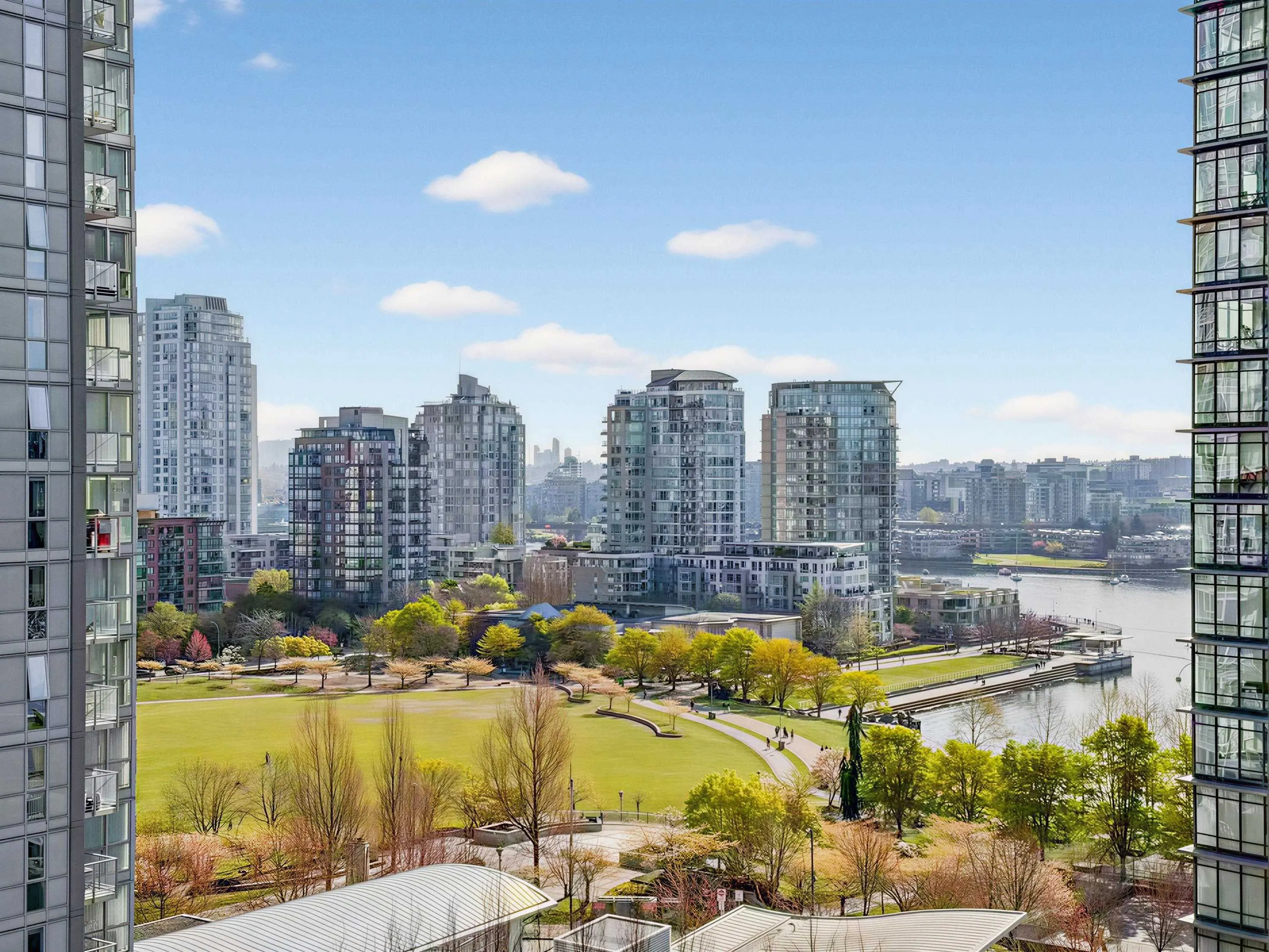 455 Beach Crescent #1501