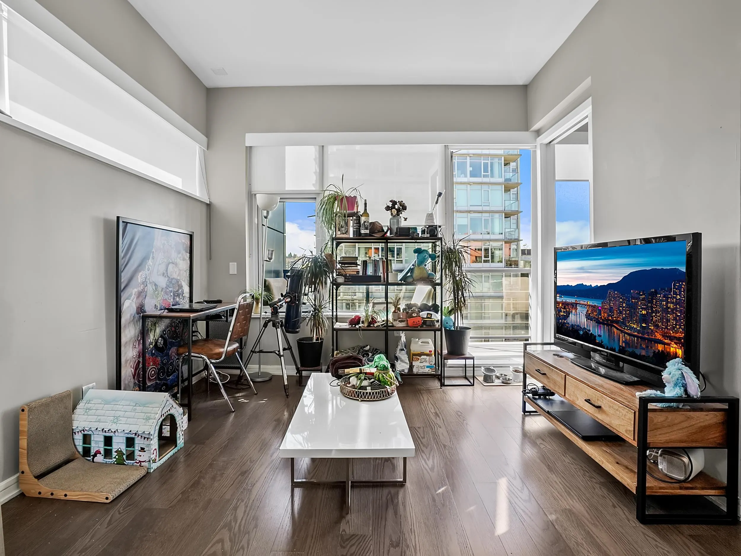 123 W 1st Avenue #610