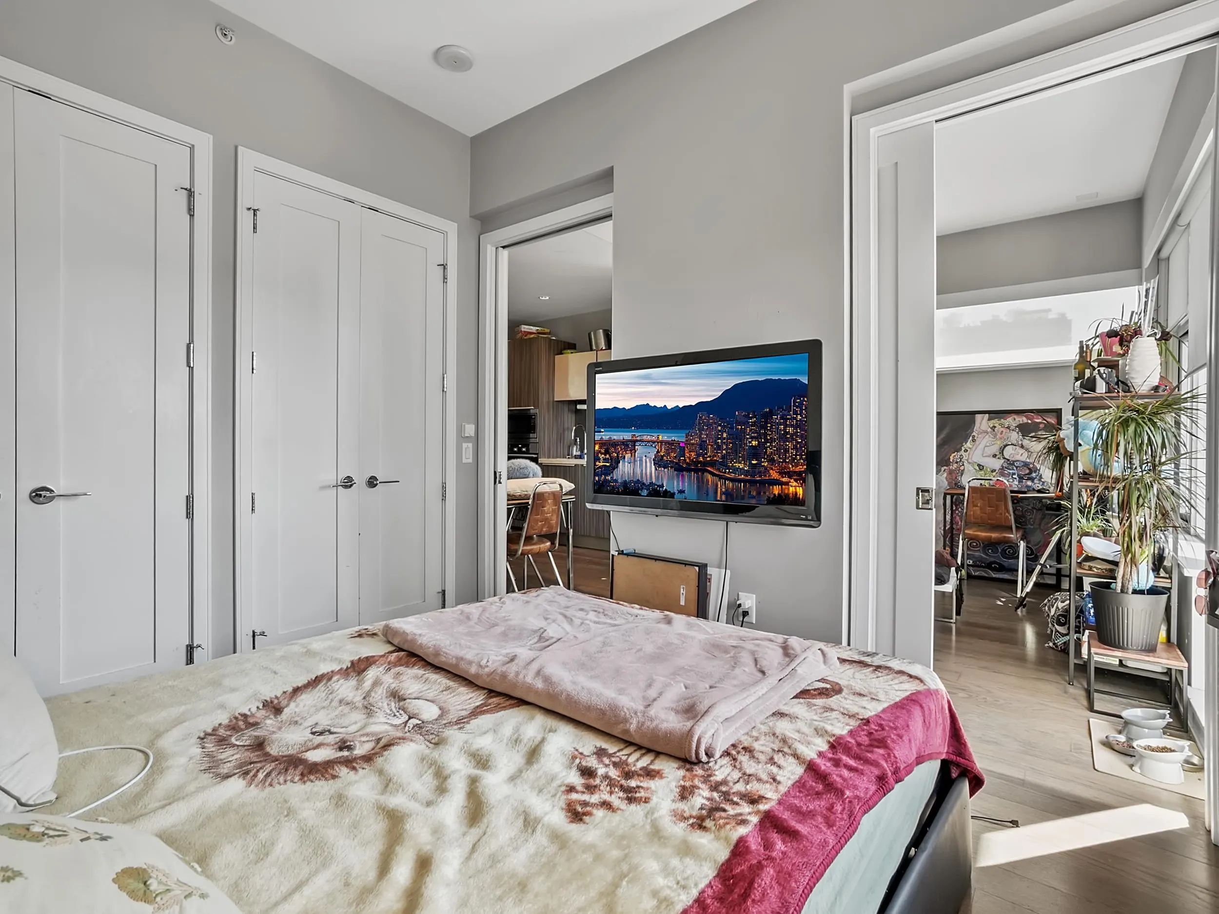 123 W 1st Avenue #610