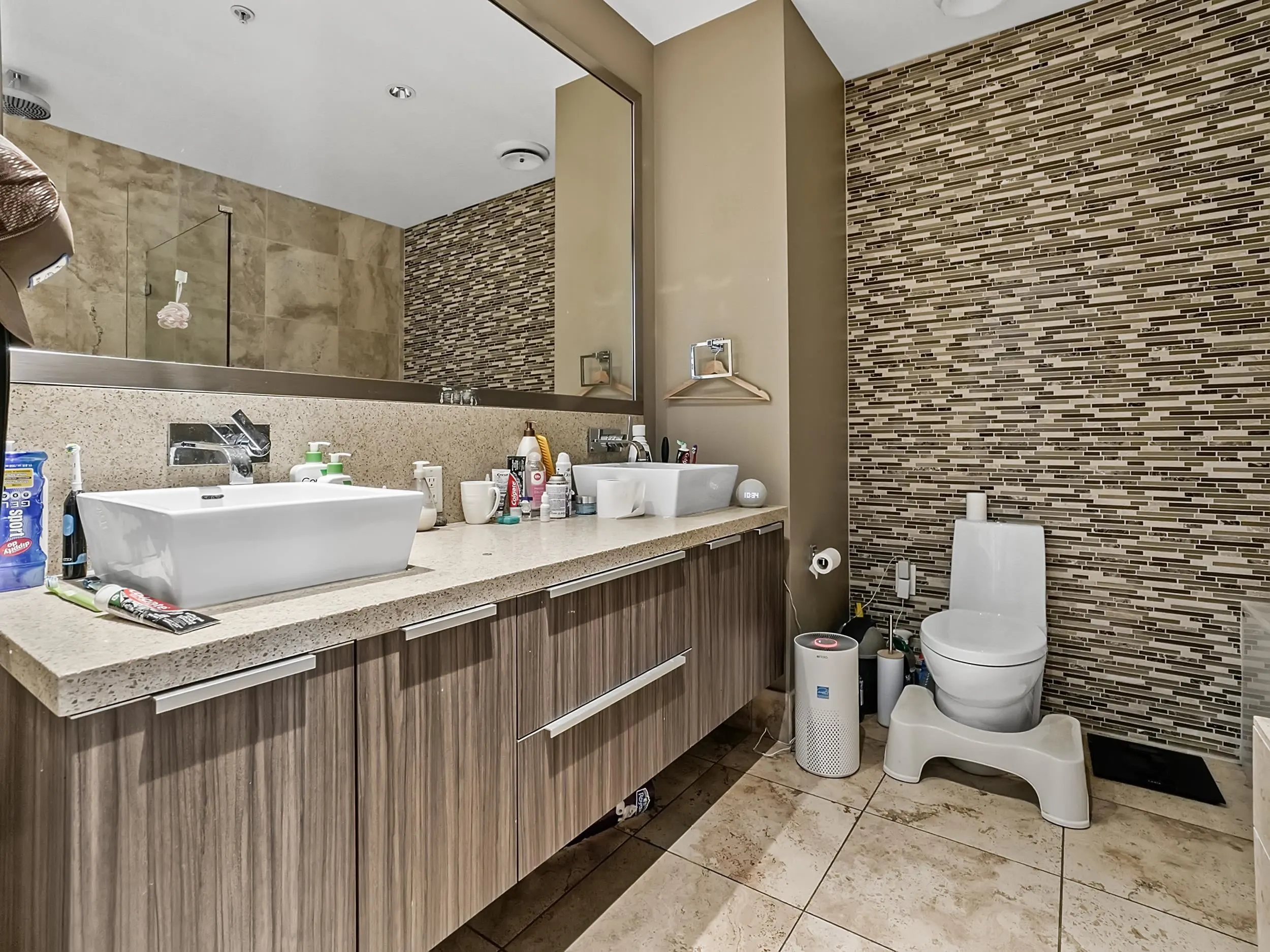 123 W 1st Avenue #610