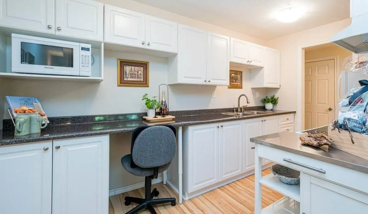 15020 North Bluff Road #102