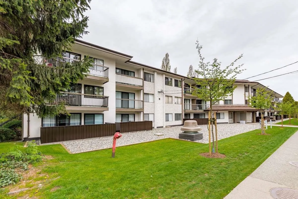 15020 North Bluff Road #102