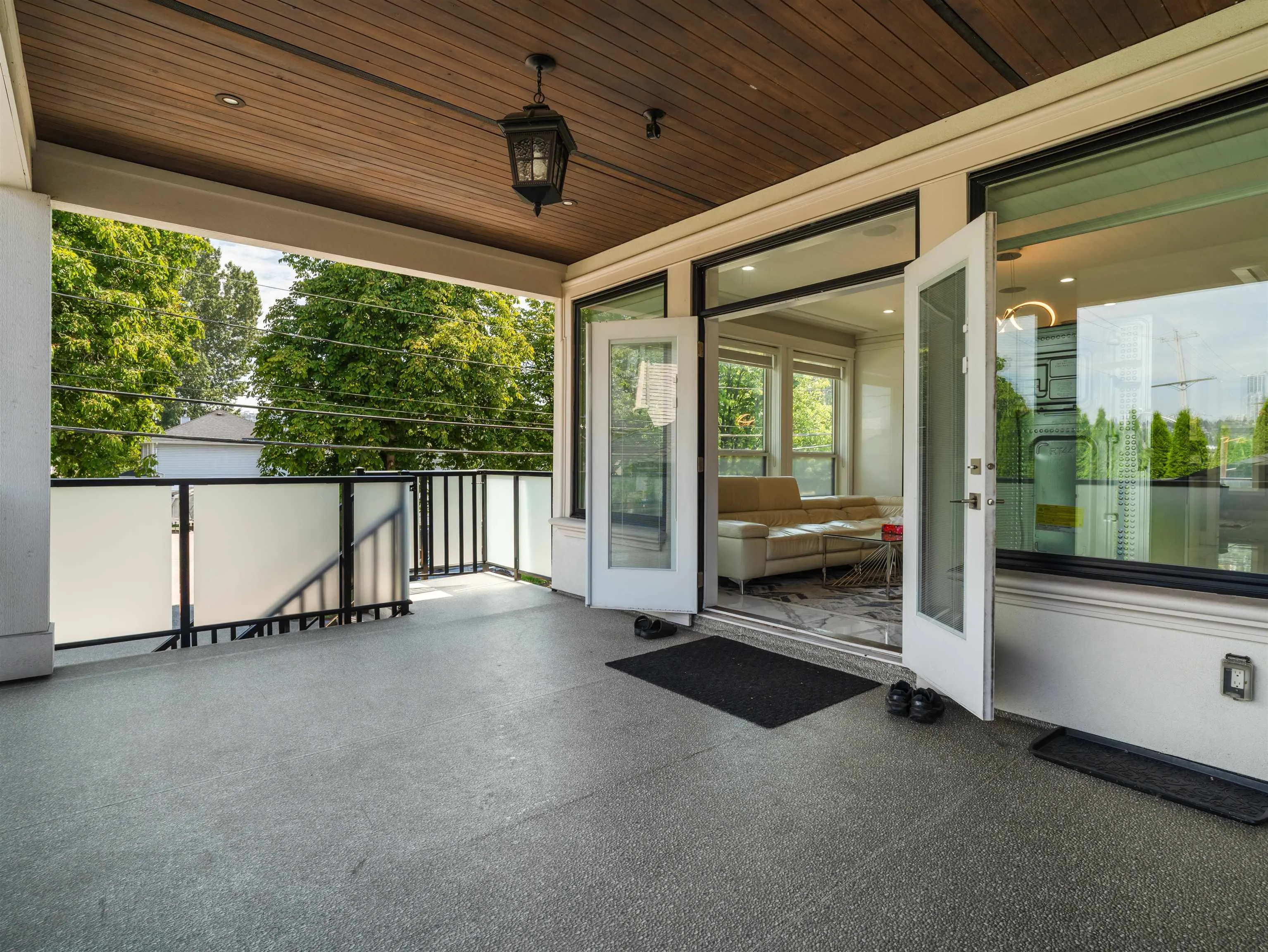 501 Ewen Avenue