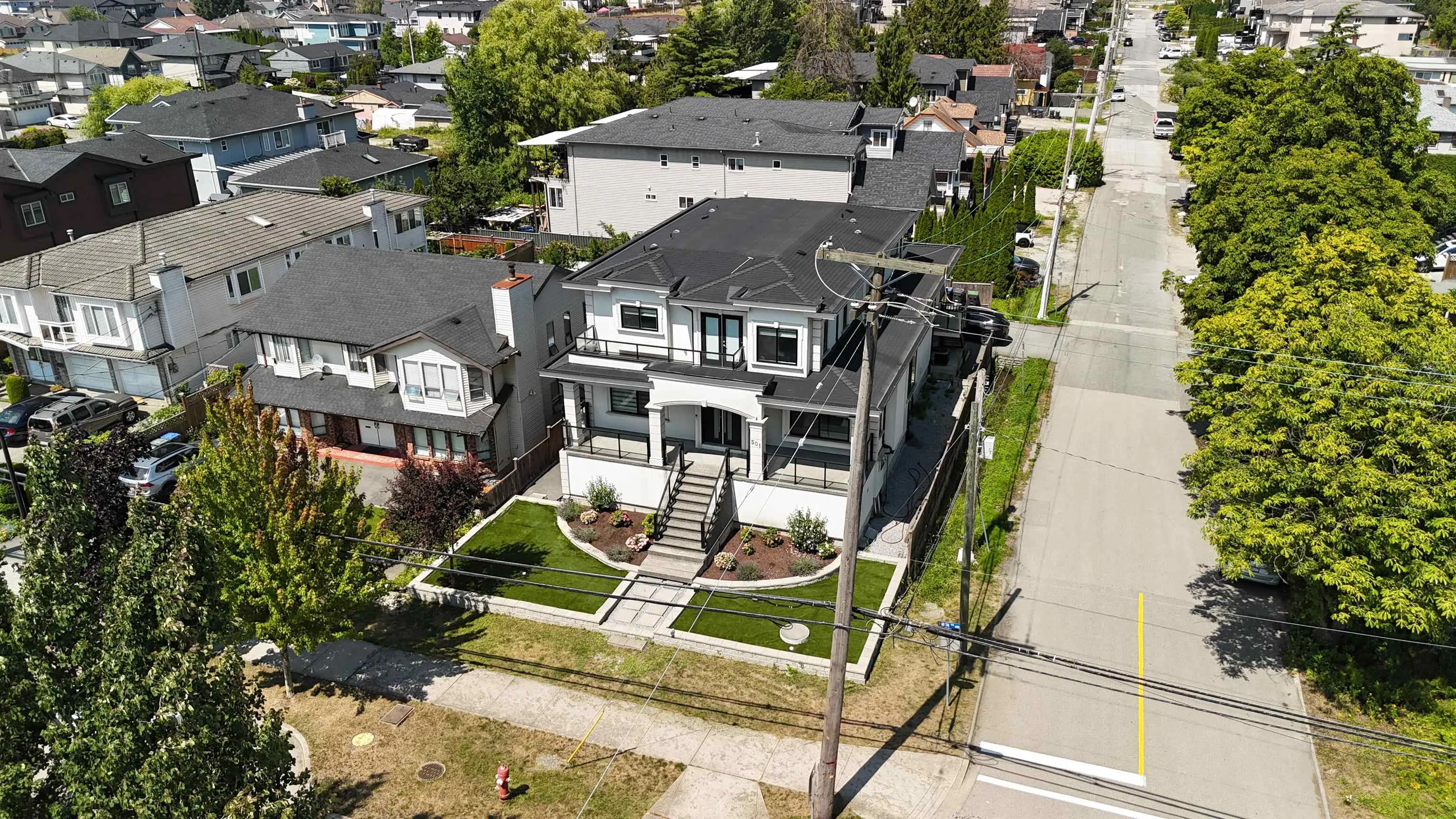 501 Ewen Avenue
