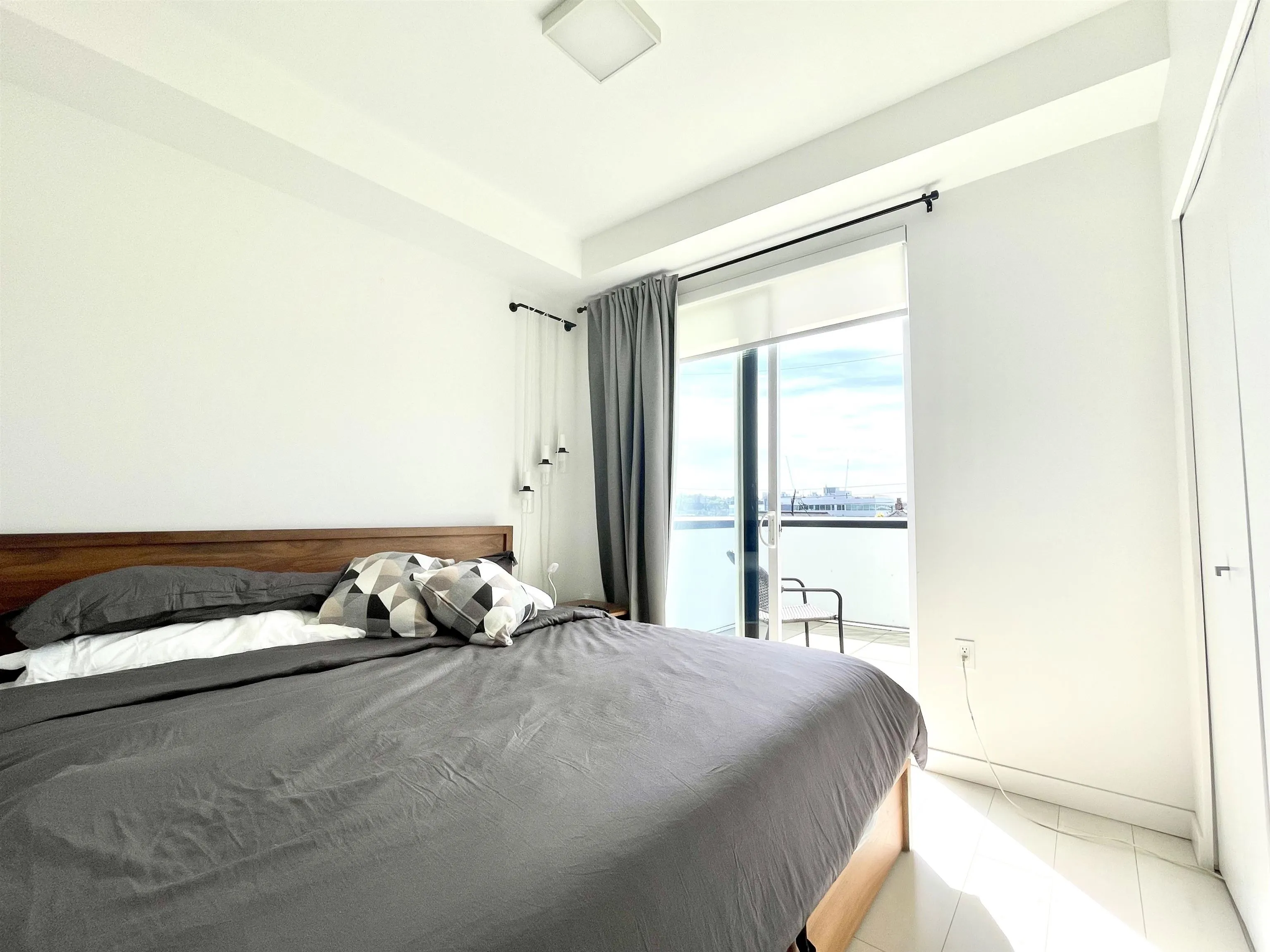 1120 E Georgia Street #306