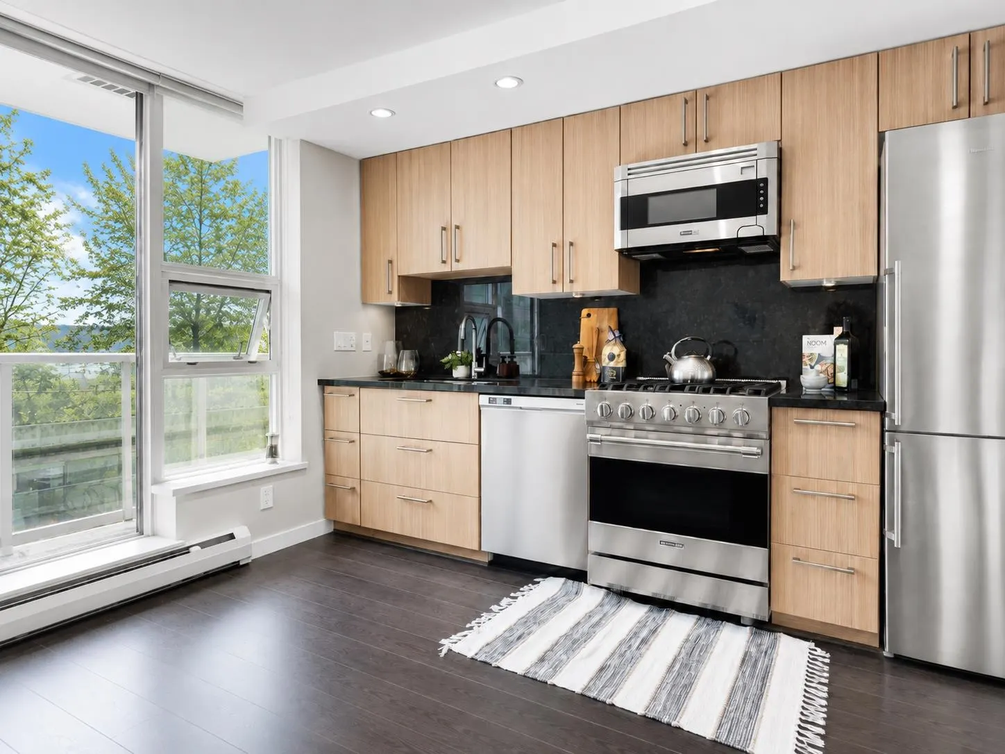 168 W 1st Avenue #809