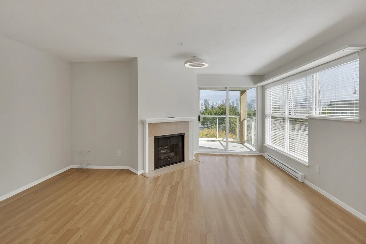 943 W 8th Avenue #204