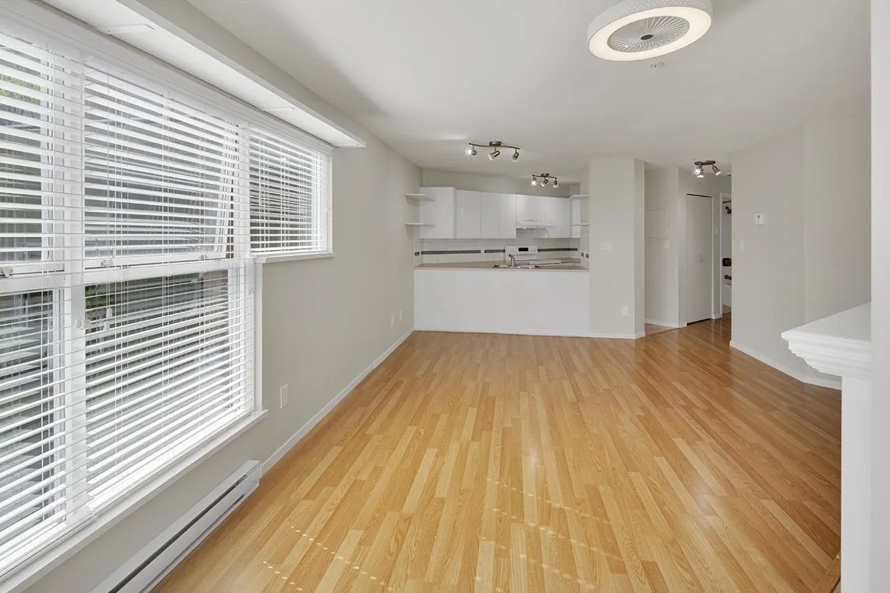 943 W 8th Avenue #204