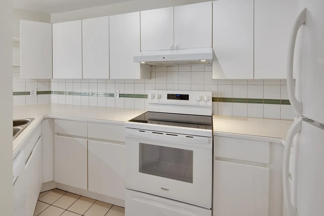 943 W 8th Avenue #204