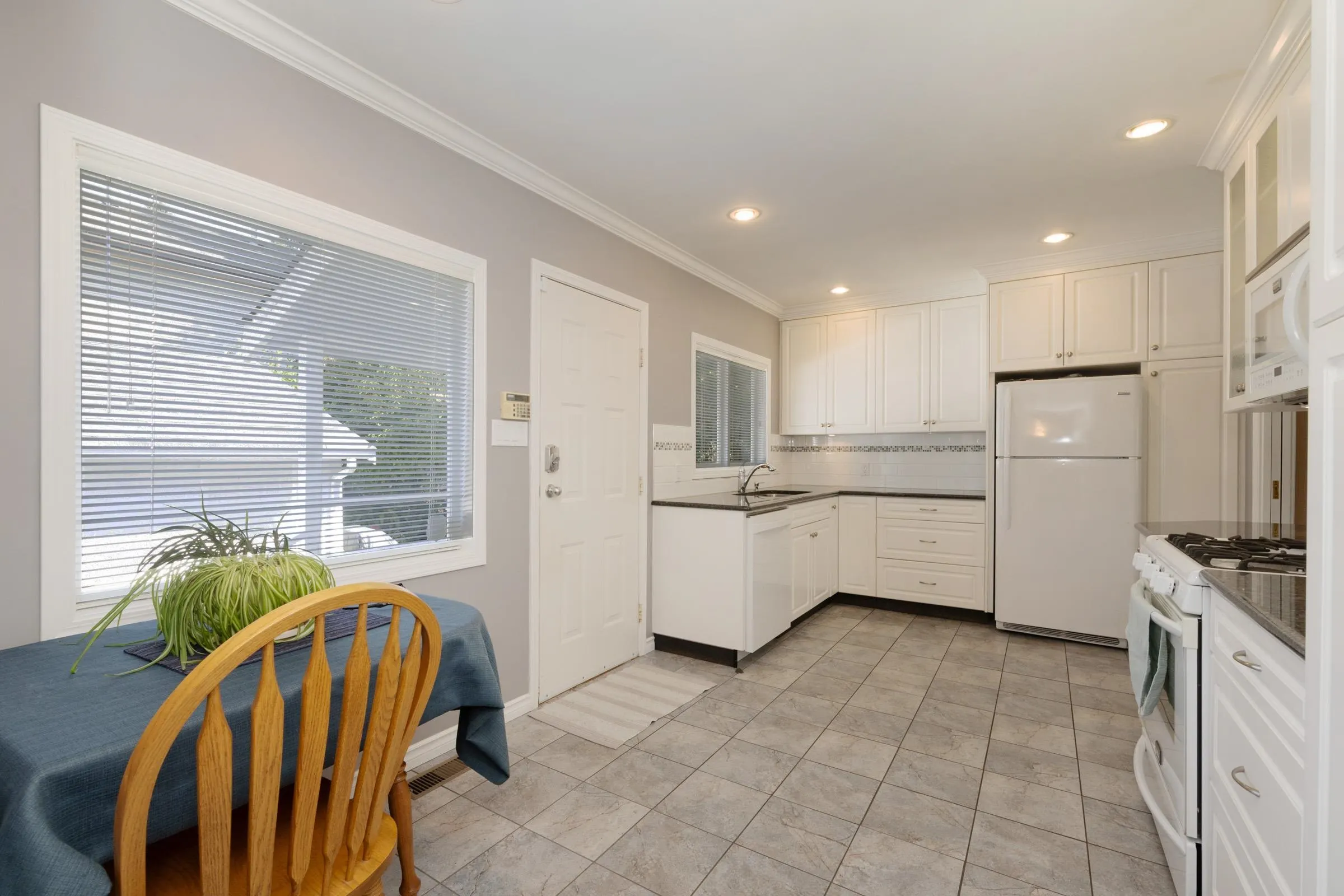541 Cochrane Avenue