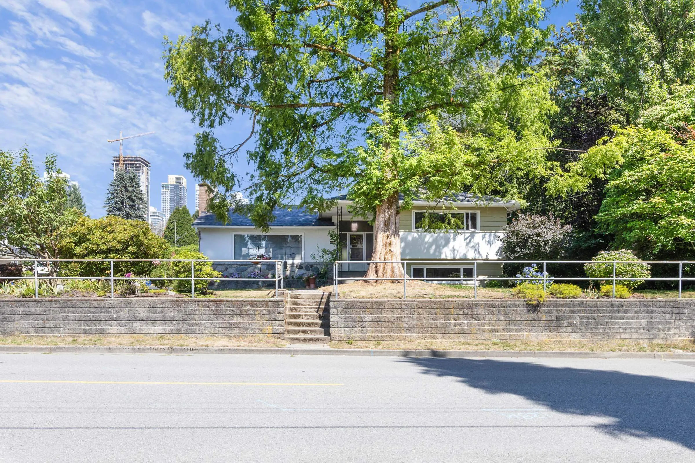 541 Cochrane Avenue