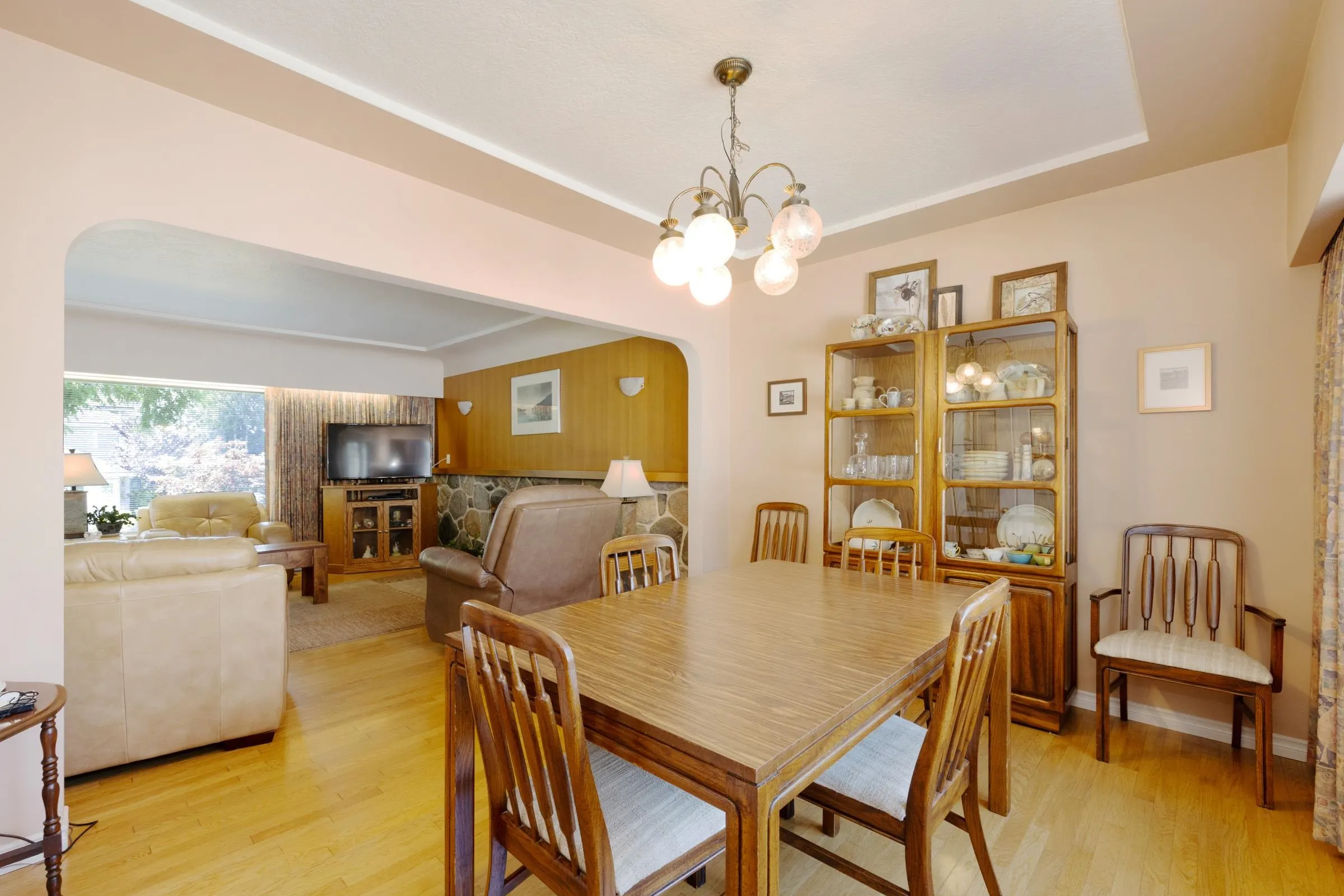 541 Cochrane Avenue