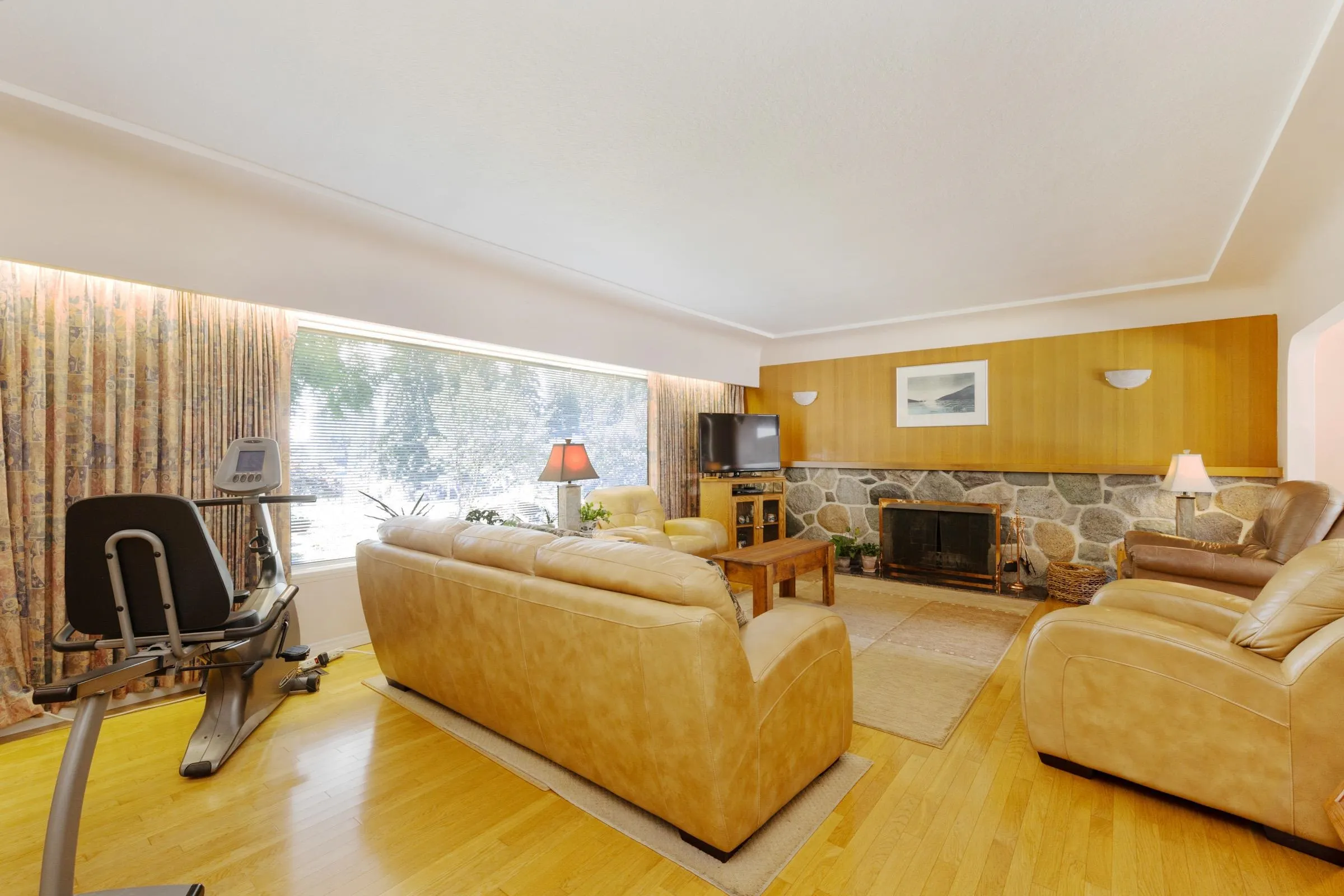 541 Cochrane Avenue