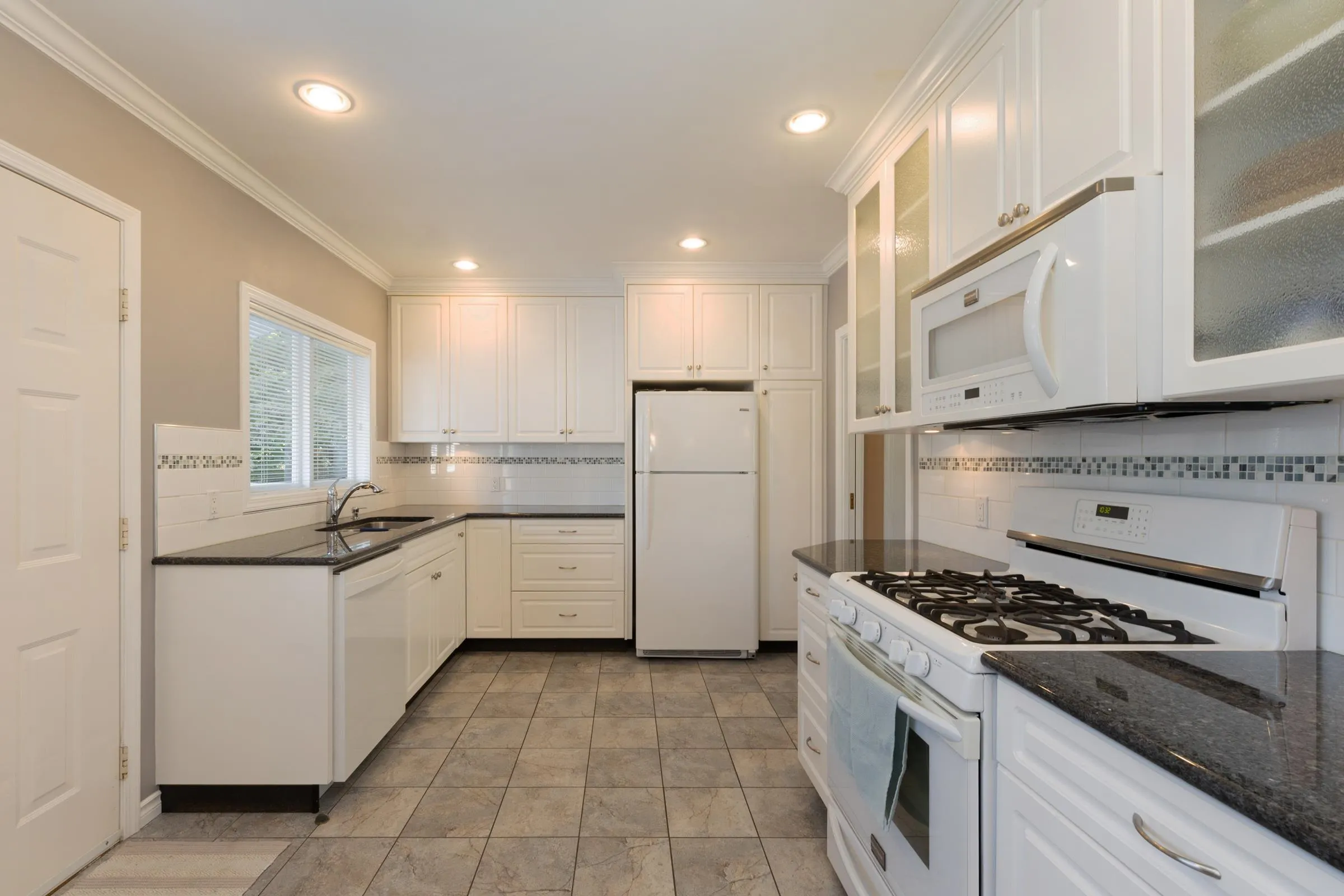 541 Cochrane Avenue