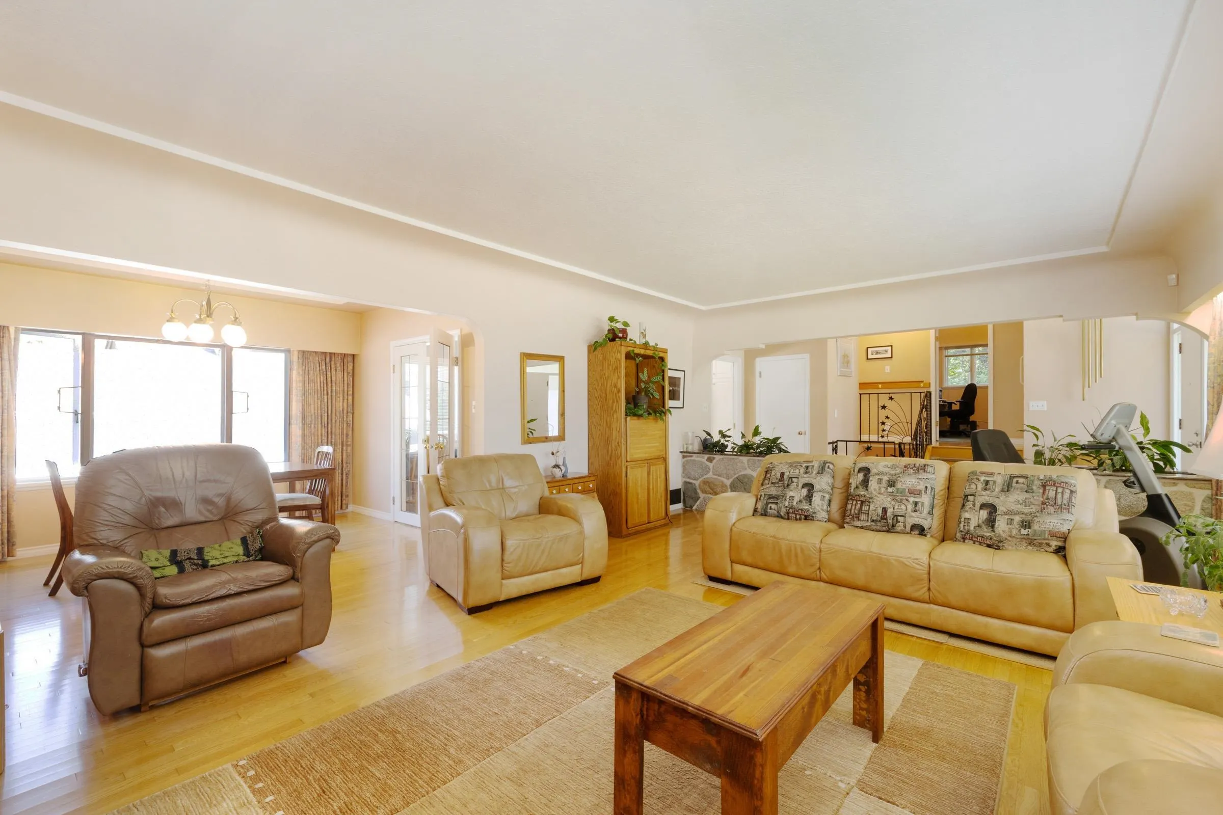 541 Cochrane Avenue