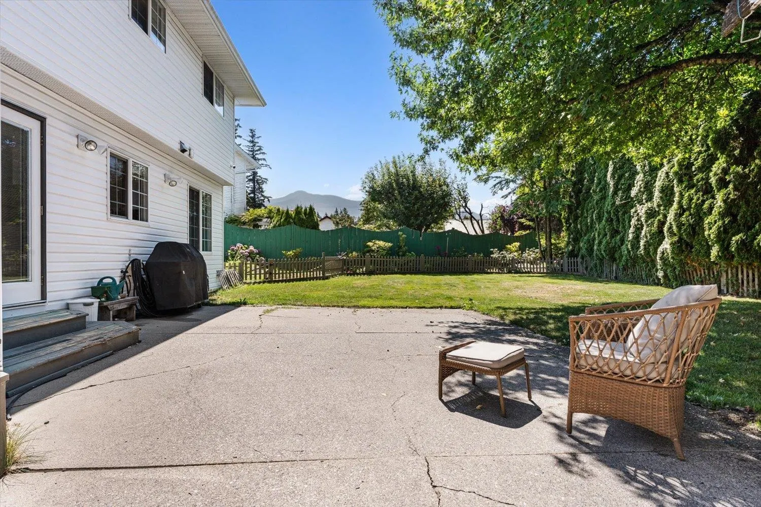 6045 Glenroy Drive