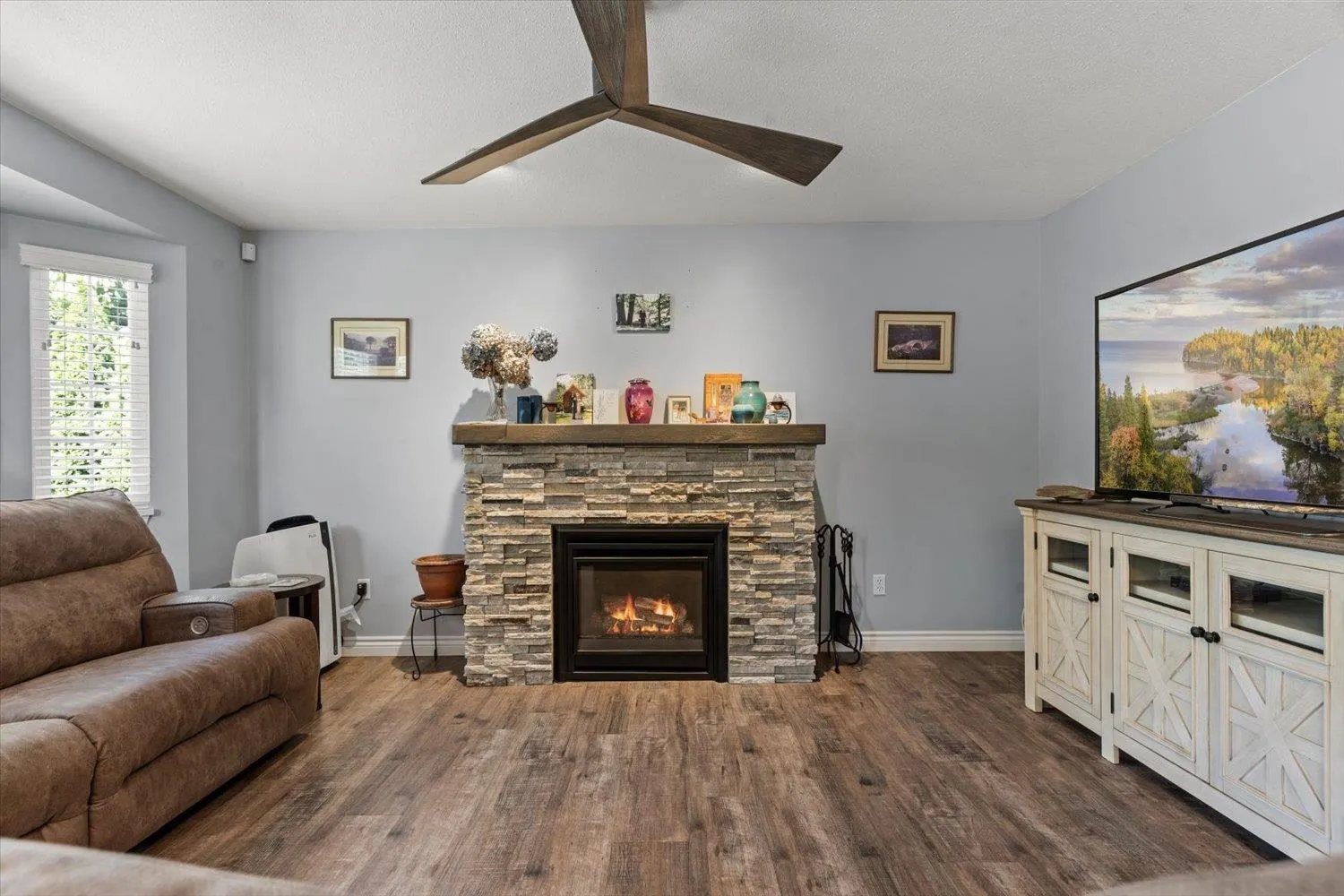 6045 Glenroy Drive