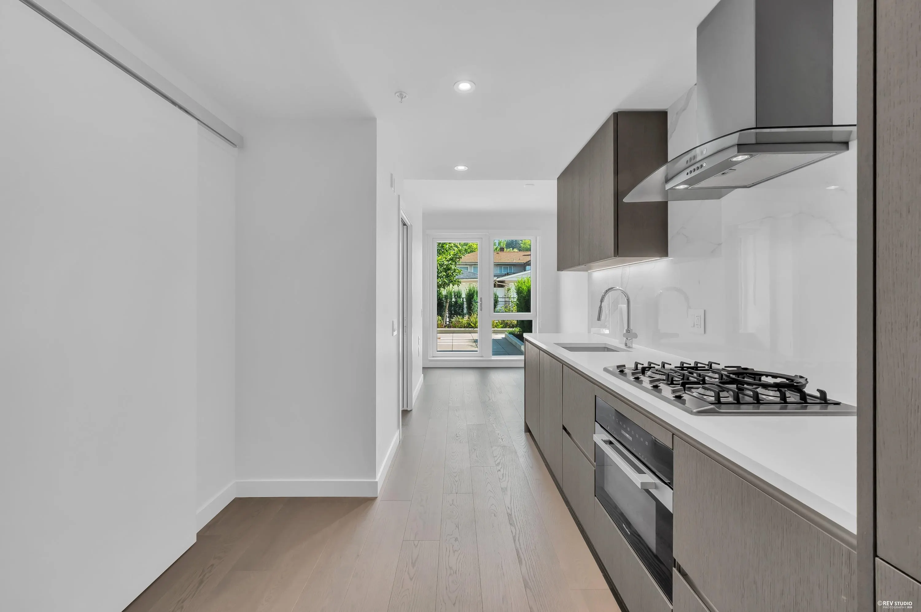 5168 Cambie Street #108