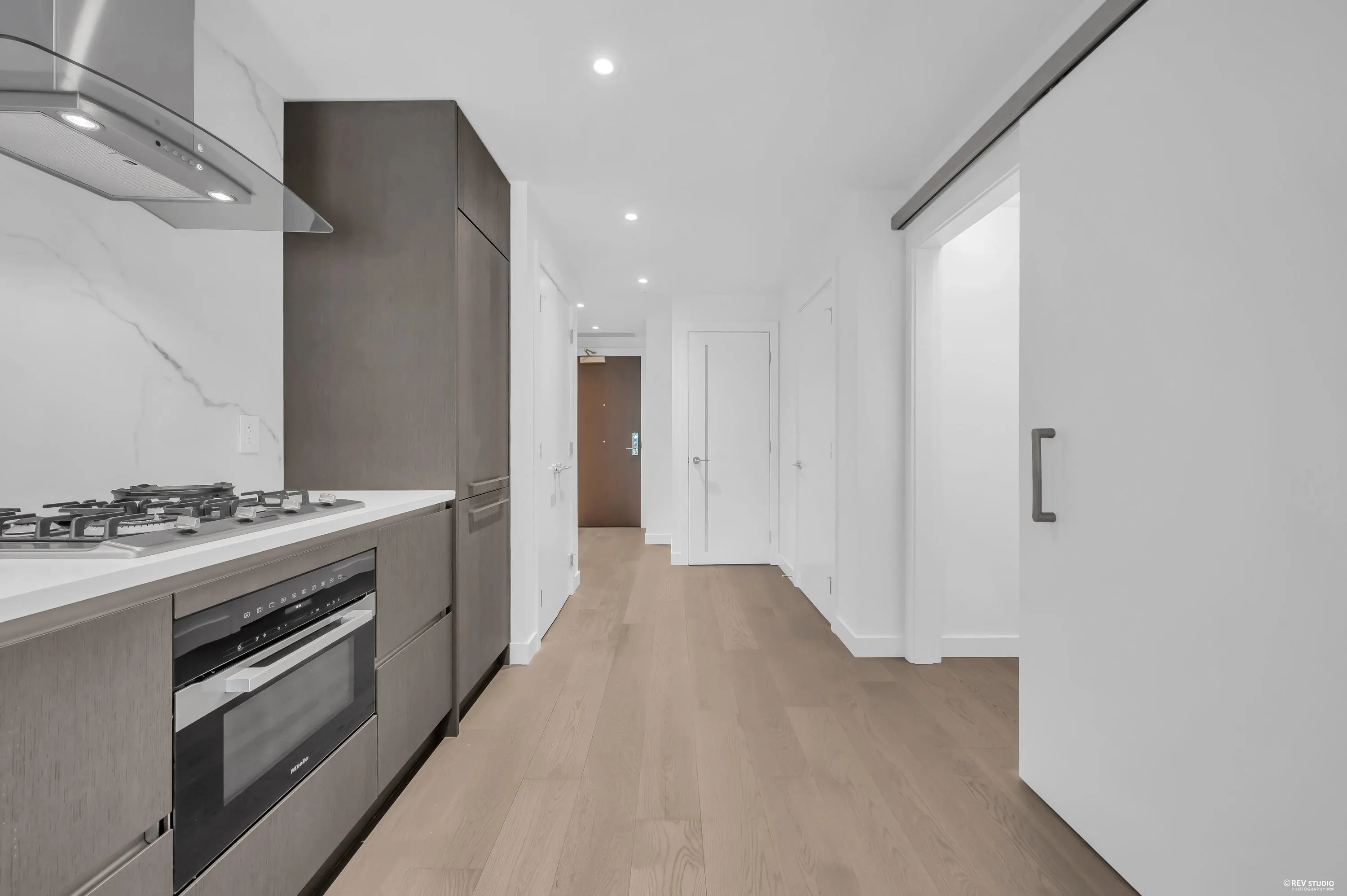 5168 Cambie Street #108