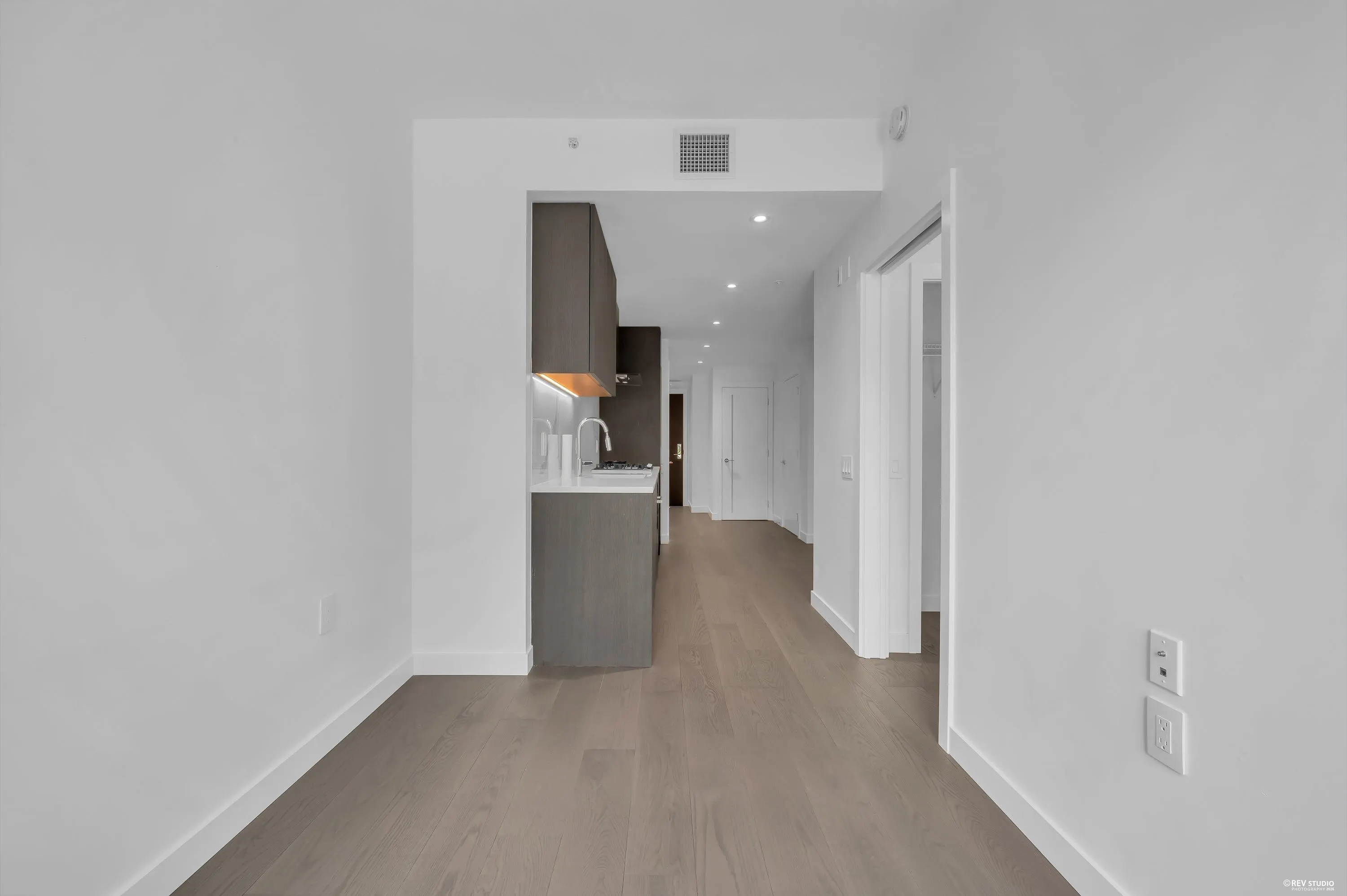 5168 Cambie Street #108
