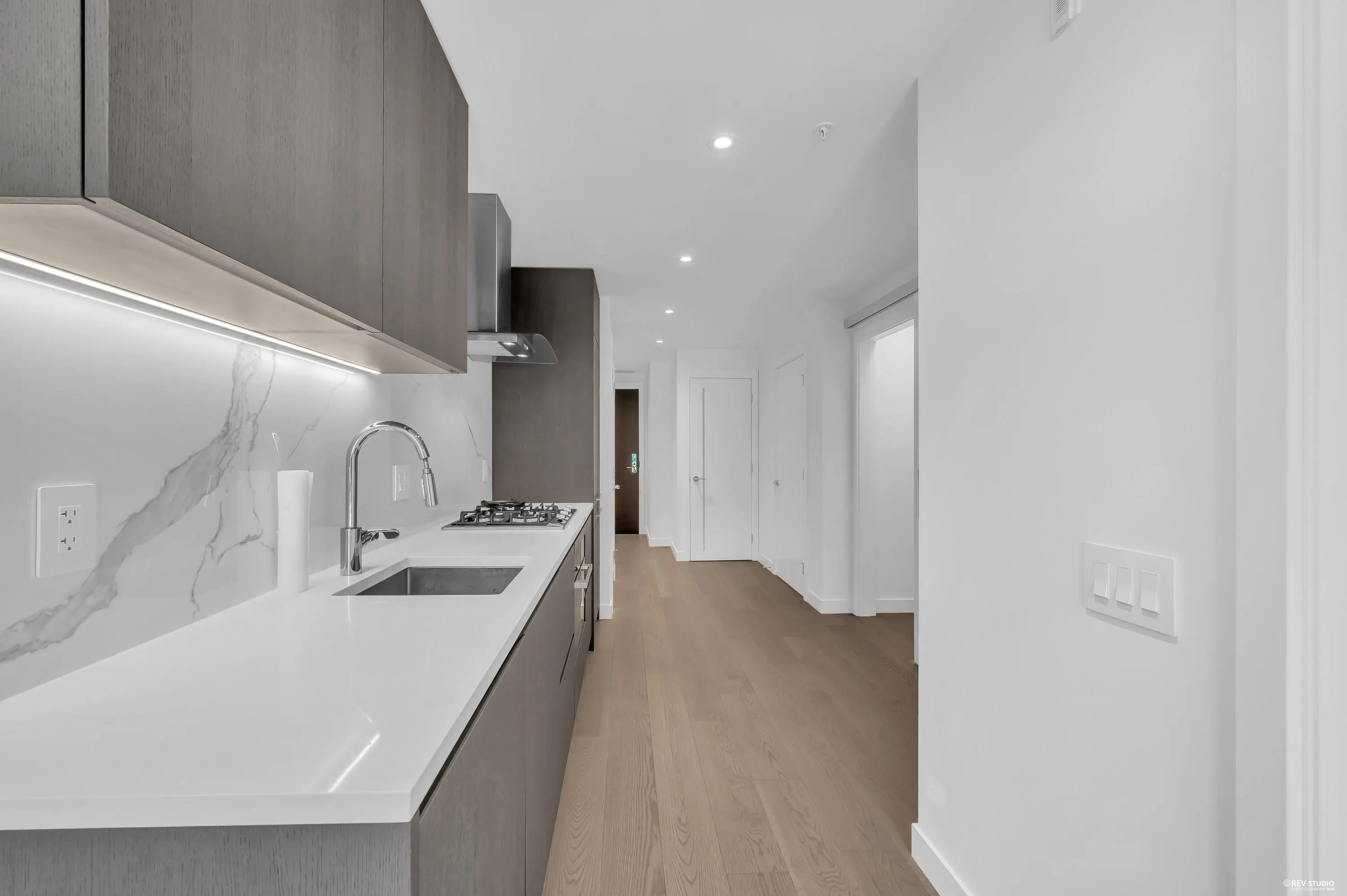 5168 Cambie Street #108