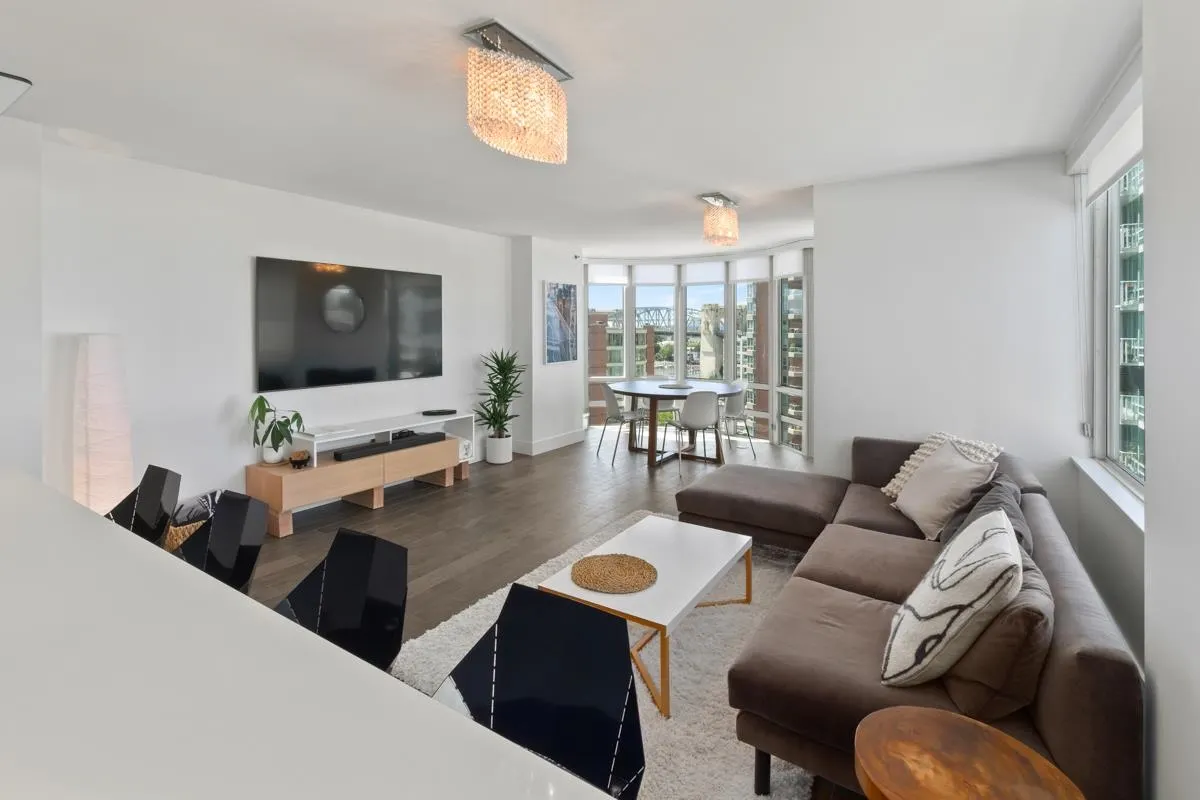 1501 Howe Street #1104