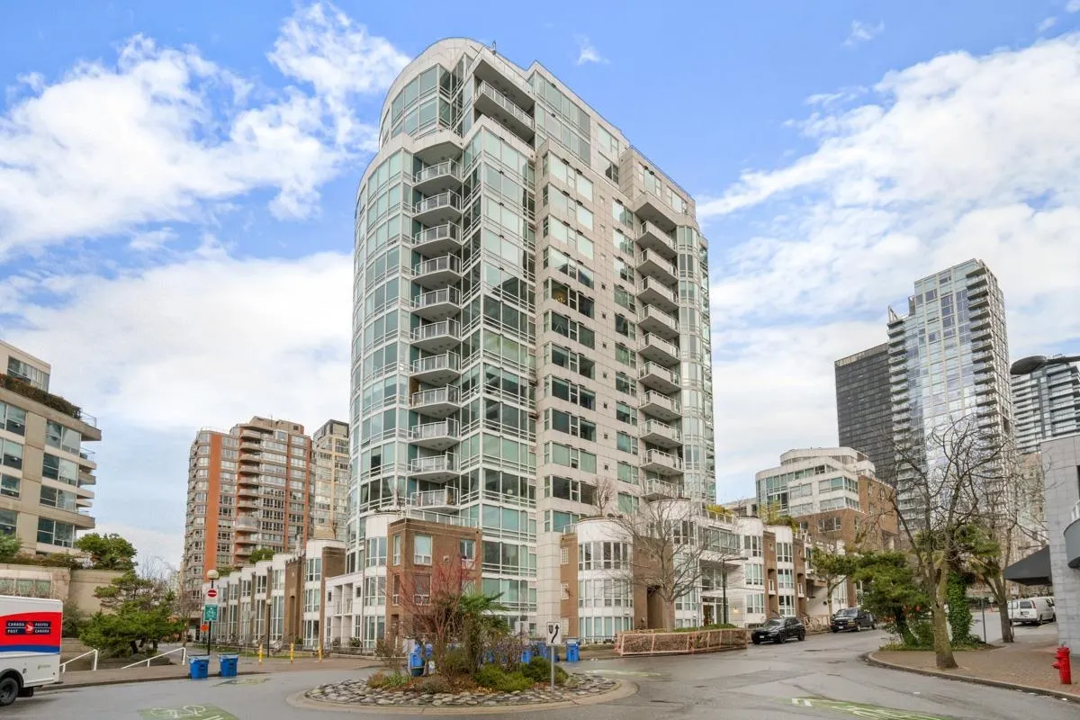 1501 Howe Street #1104