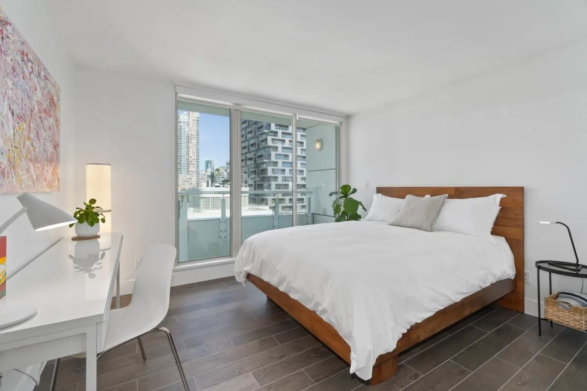 1501 Howe Street #1104