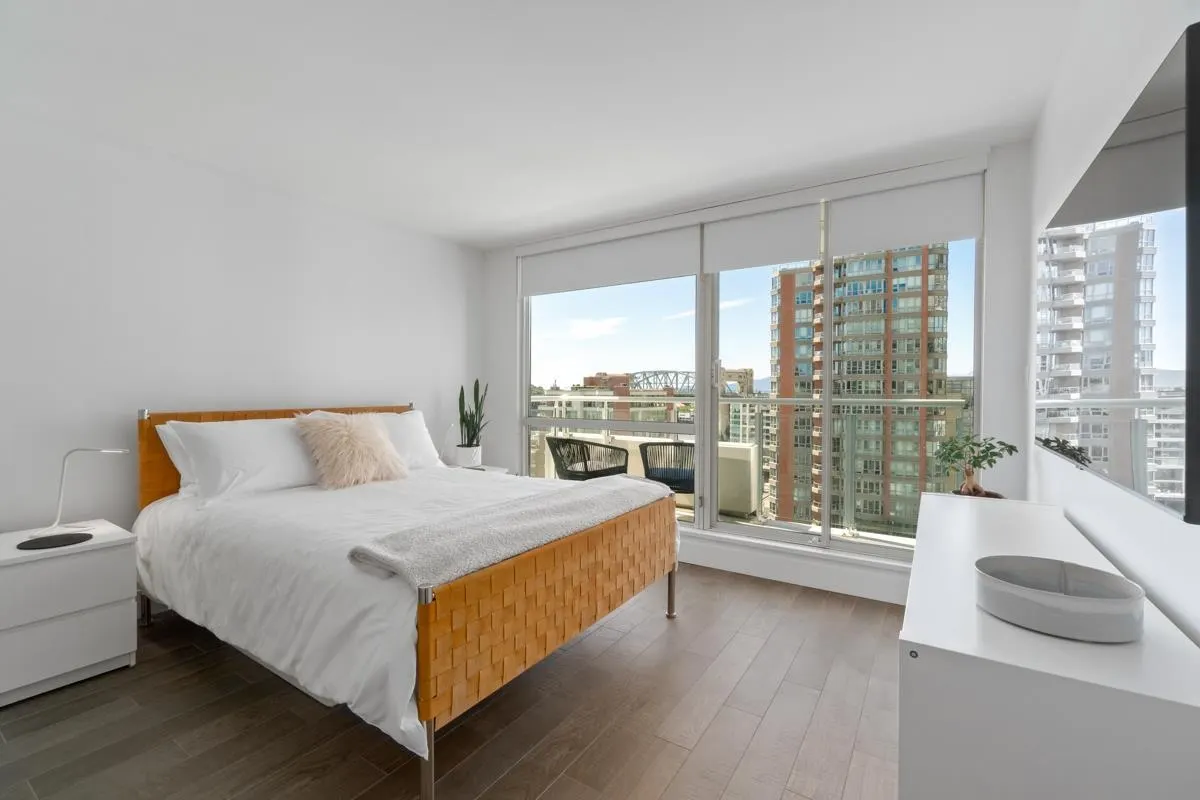 1501 Howe Street #1104