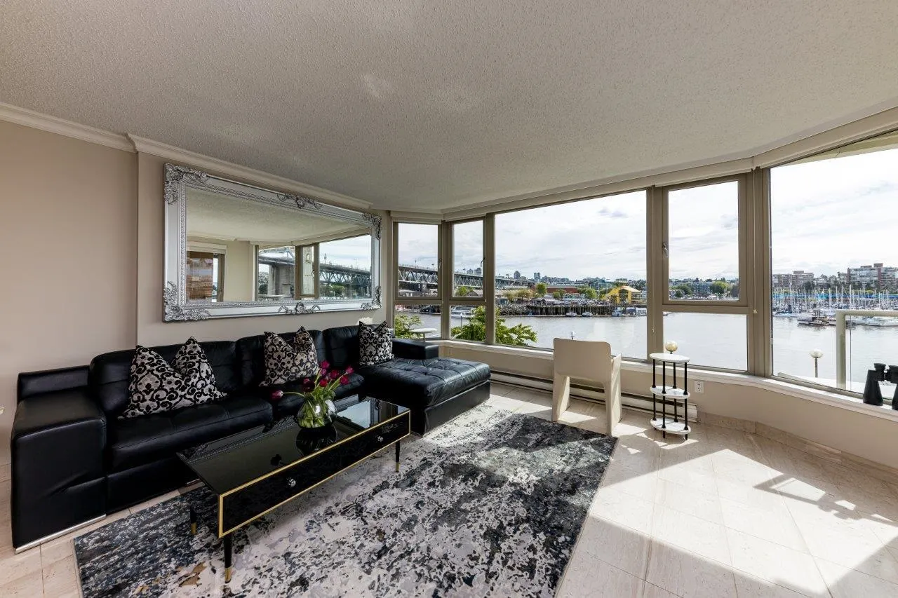 1675 Hornby Street #304