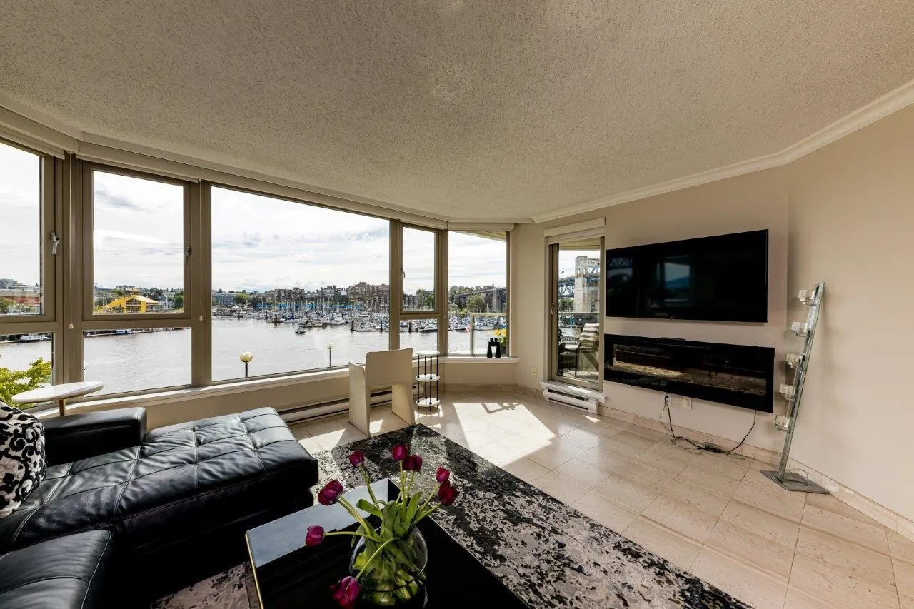 1675 Hornby Street #304