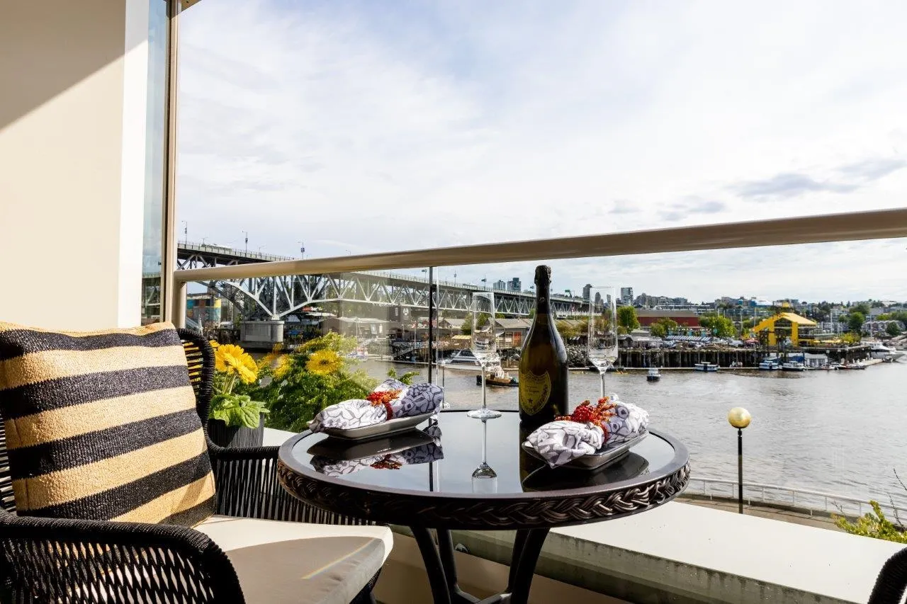 1675 Hornby Street #304