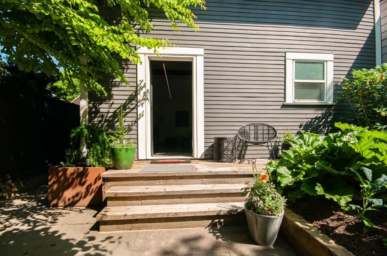 Coach House - 563 Union Street