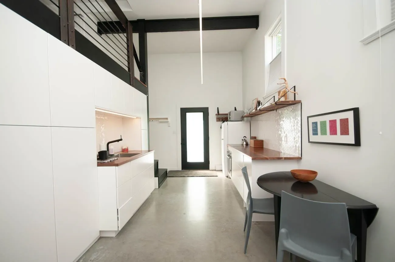 Coach House - 563 Union Street