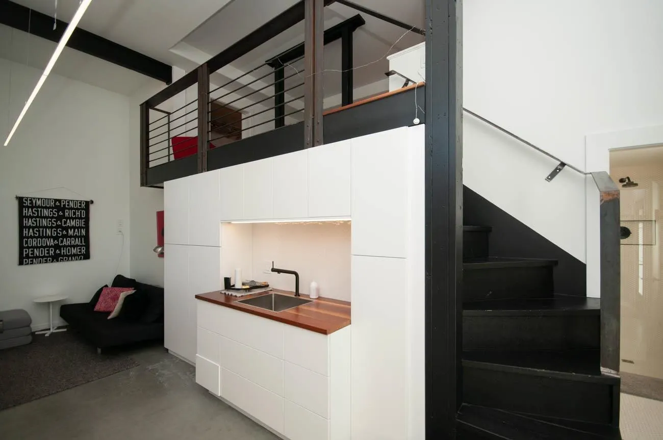 Coach House - 563 Union Street