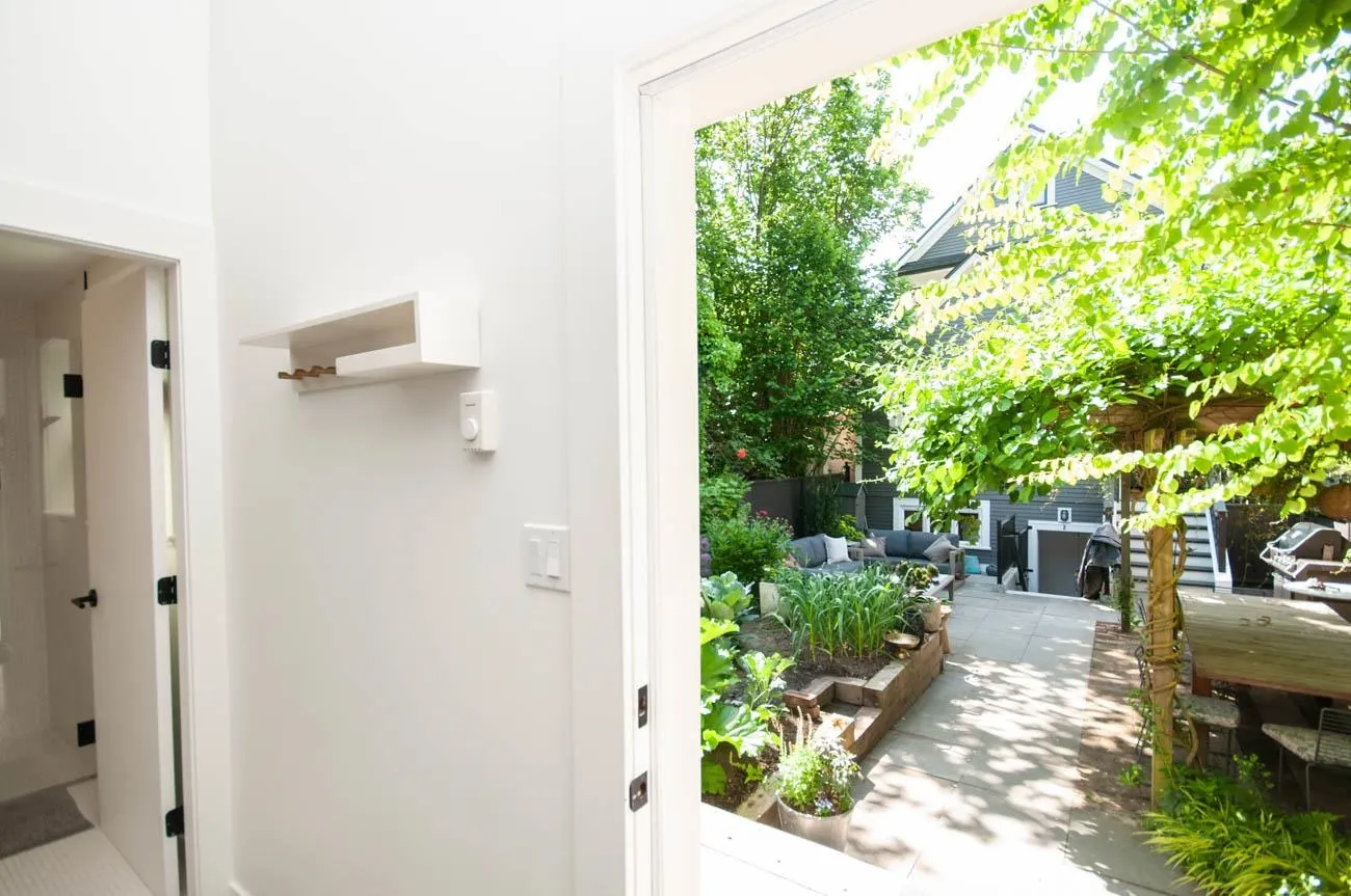Coach House - 563 Union Street