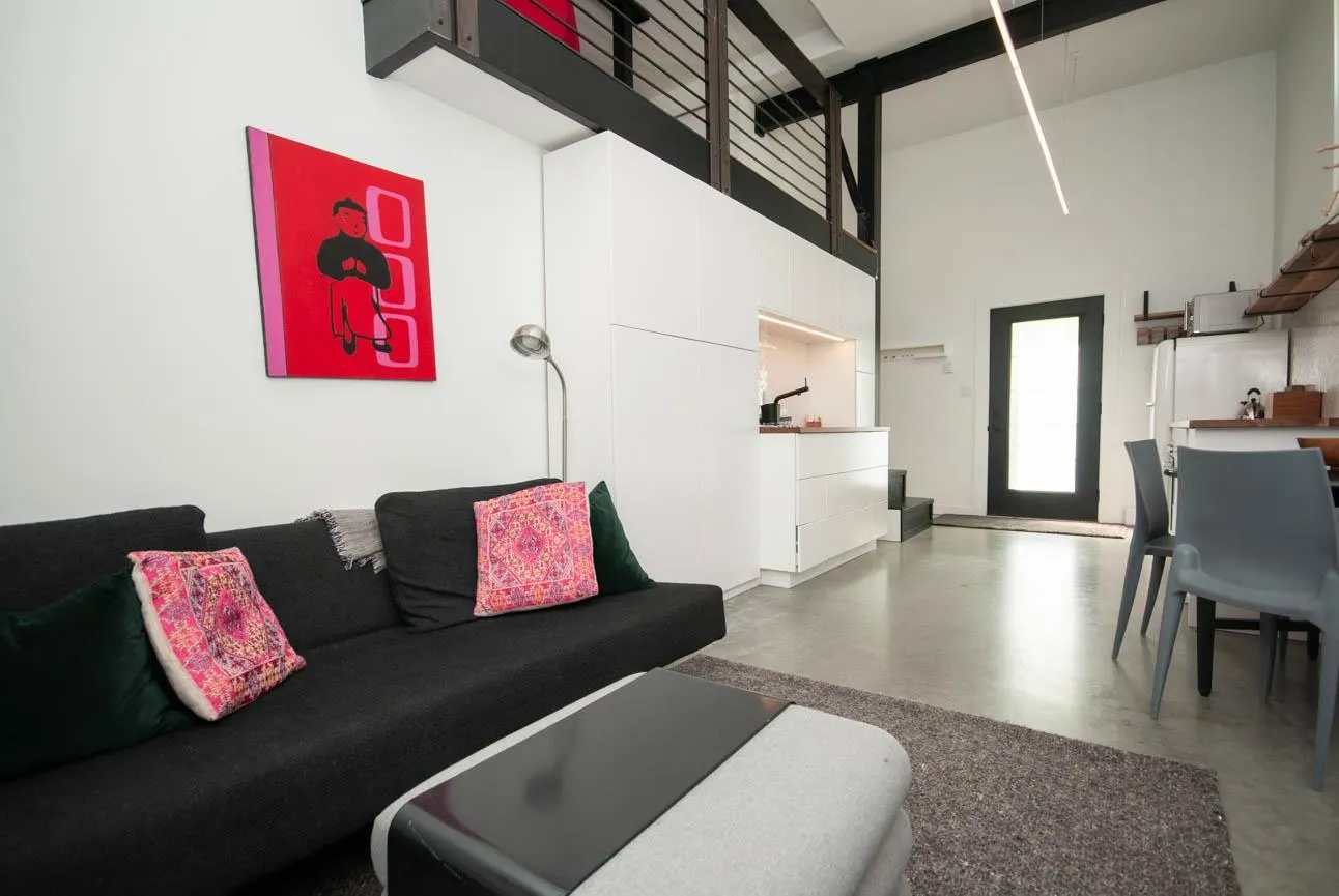 Coach House - 563 Union Street