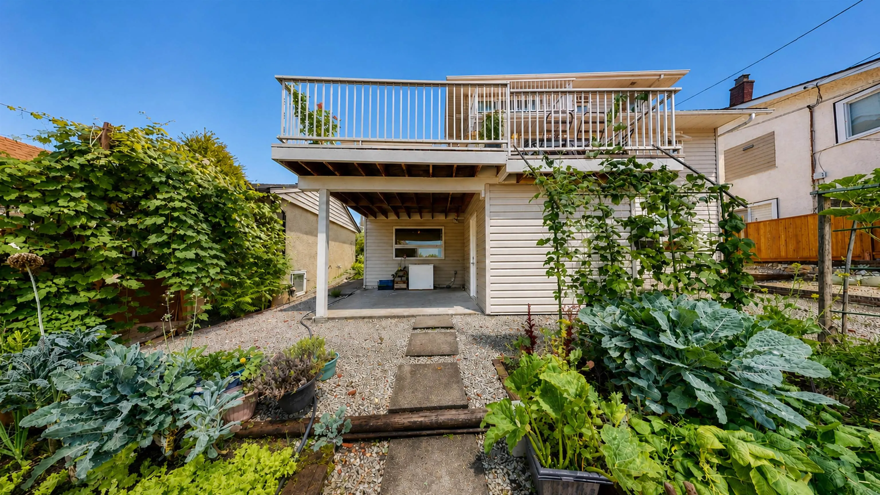 823 Burnaby Street