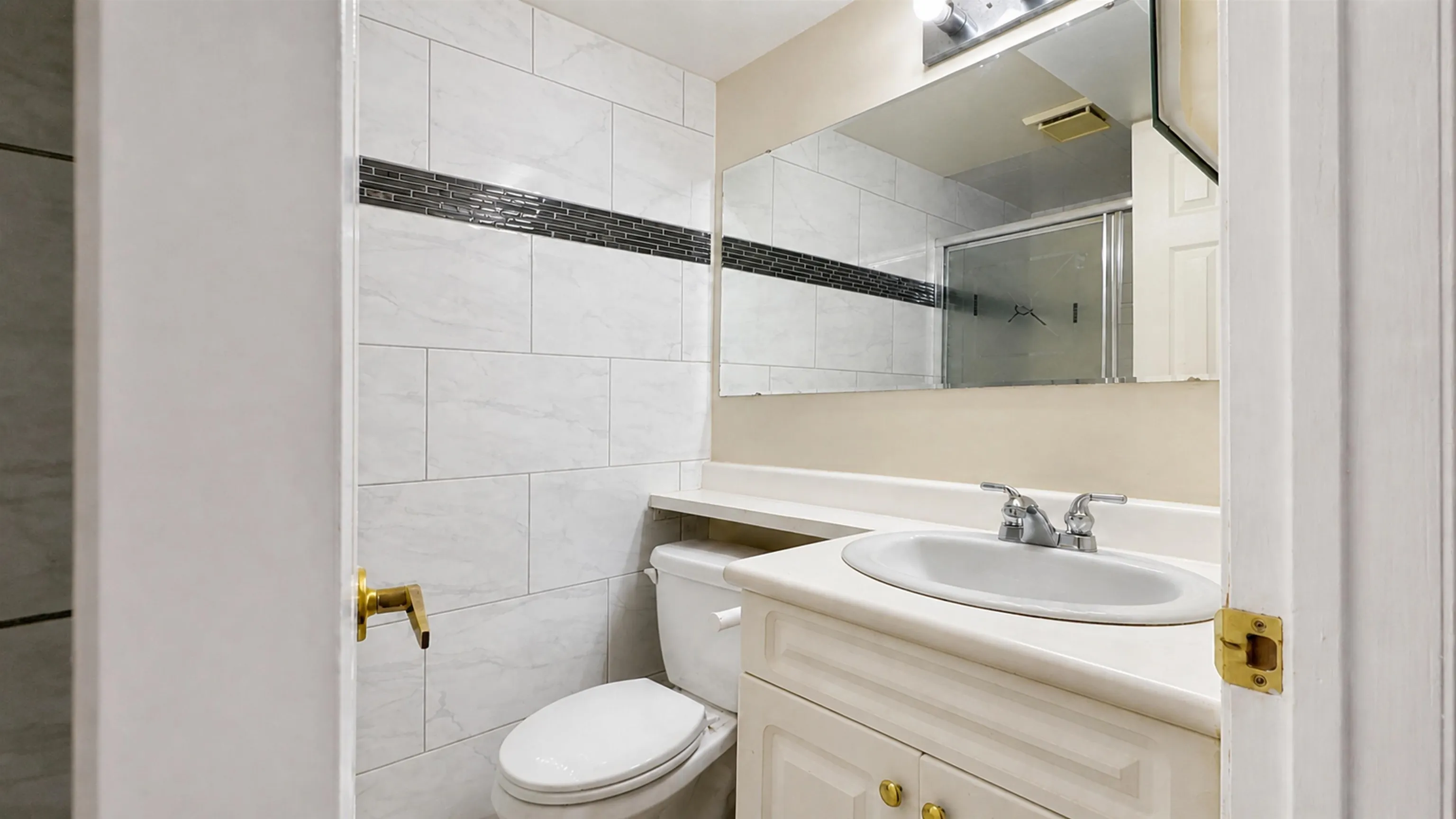 823 Burnaby Street