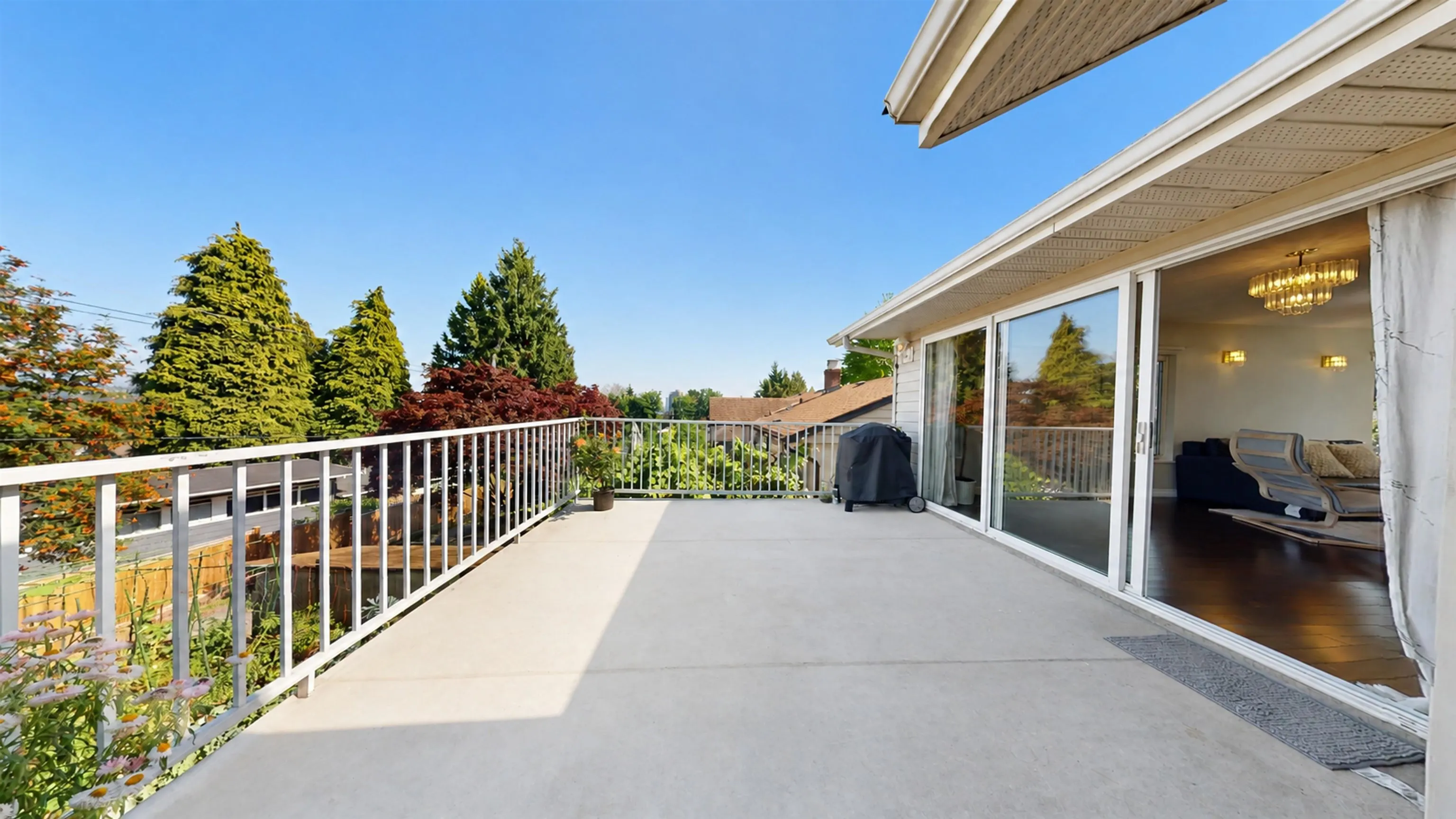 823 Burnaby Street