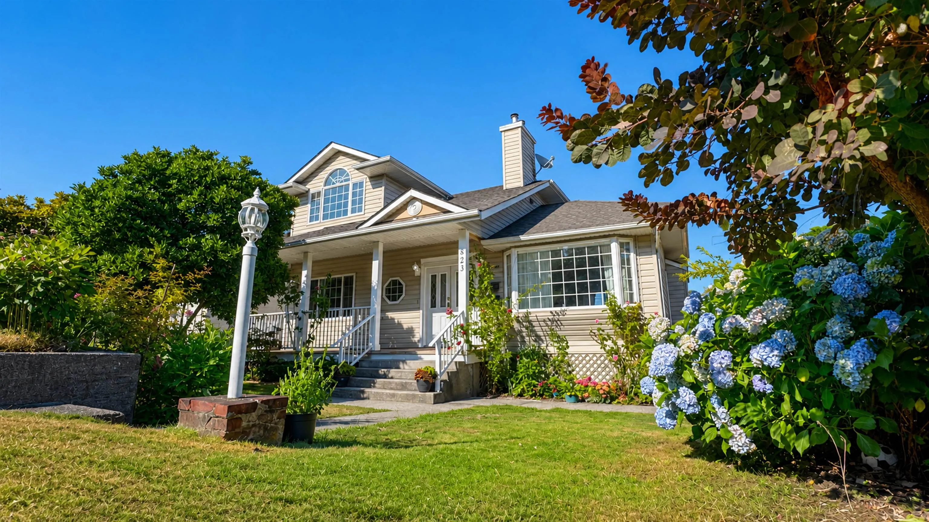 823 Burnaby Street