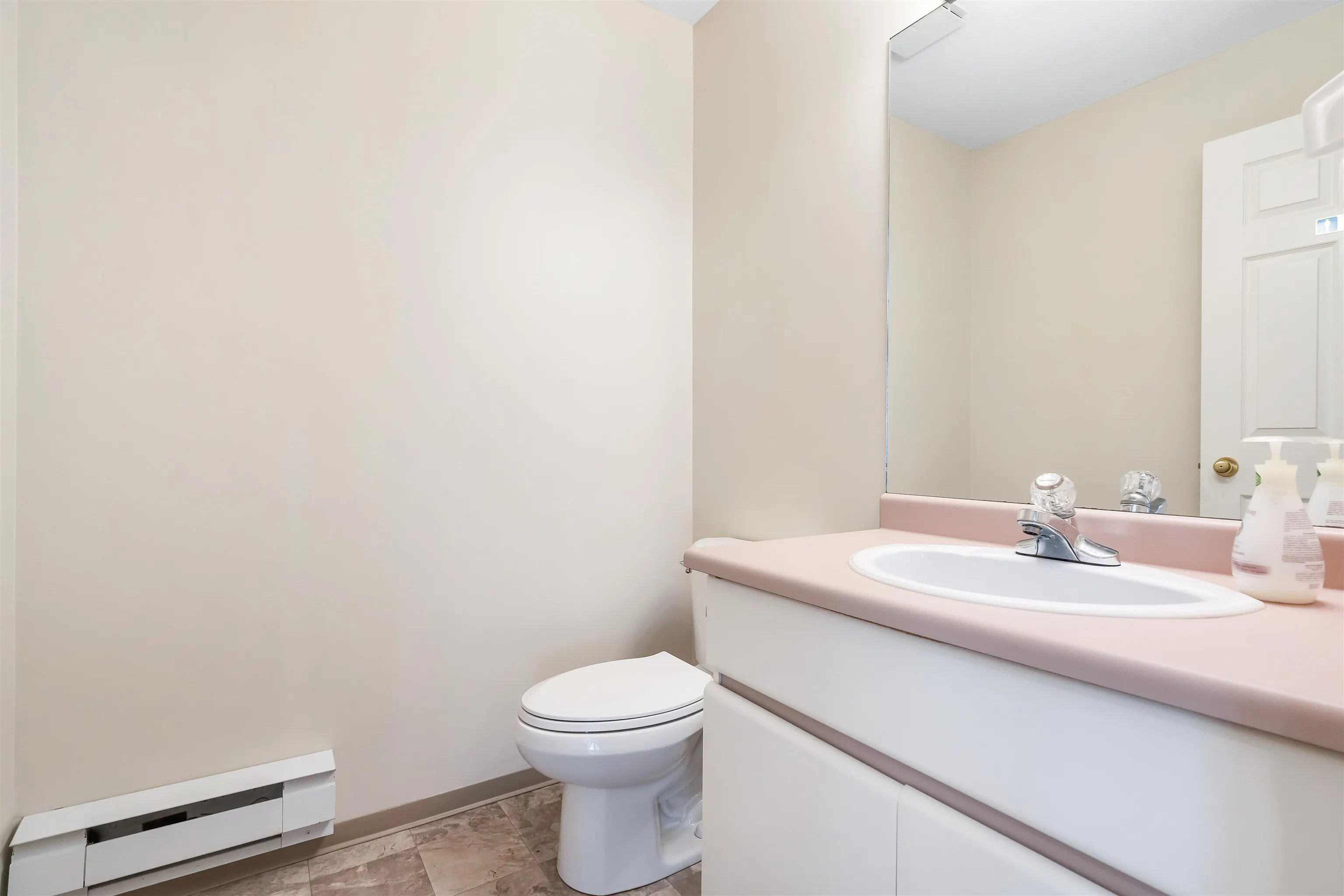 16031 82 Avenue #206
