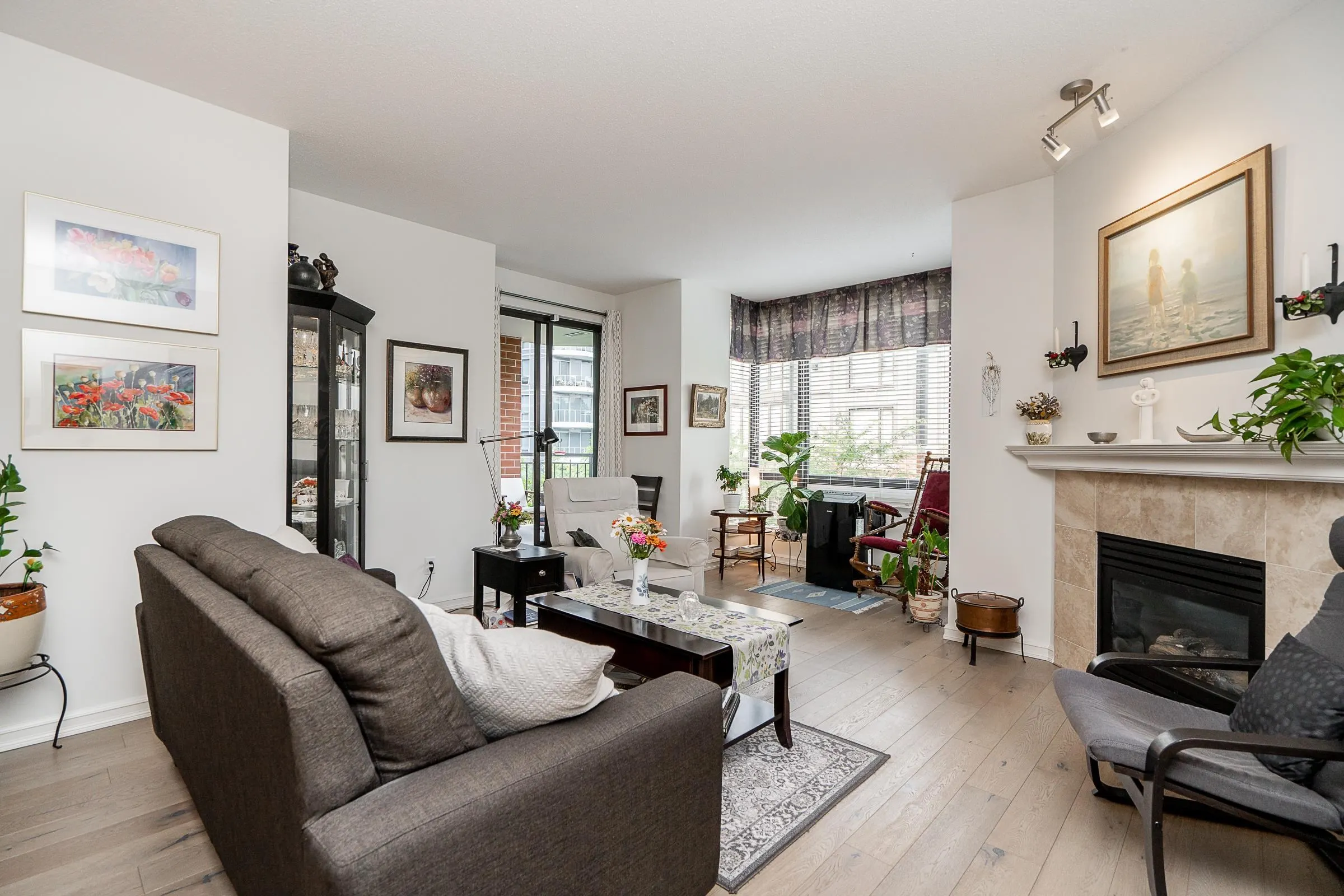 1551 Foster Street #403
